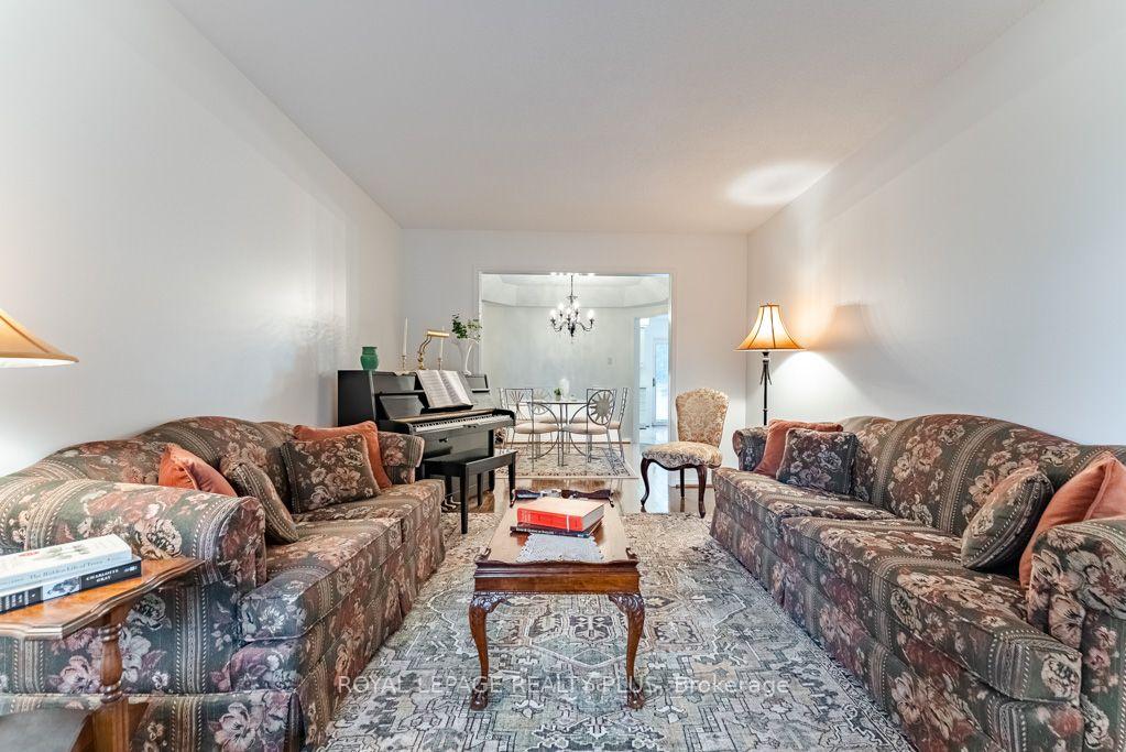 Photo 9 of 6795 Gracefield Drive, Mississauga, Lisgar — HOMEH