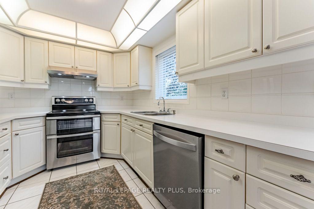Photo 19 of 6795 Gracefield Drive, Mississauga, Lisgar — HOMEH