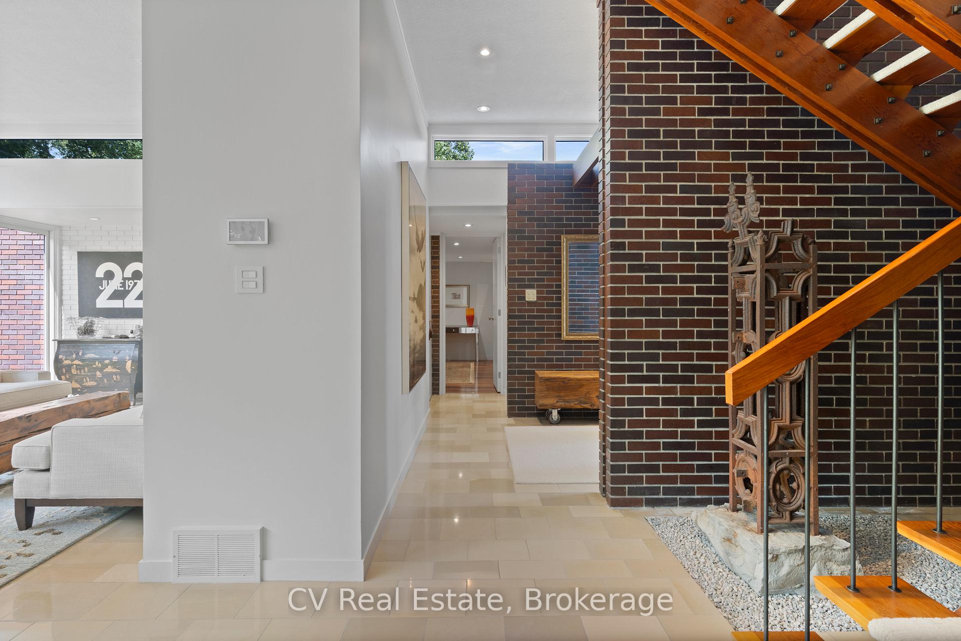 Photo 9 of 31 Auchmar Road, Hamilton, Mohawk — HOMEH