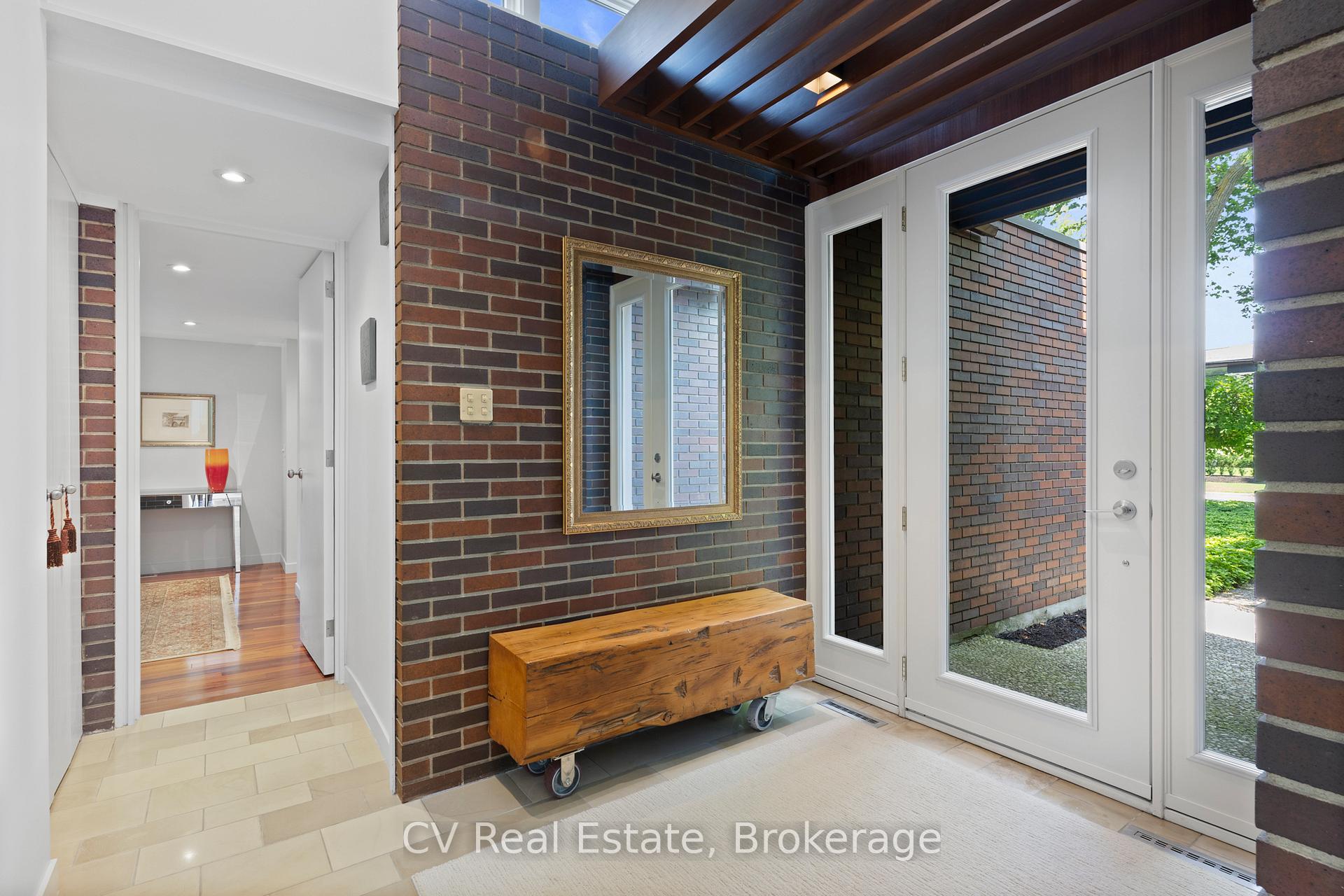 Photo 10 of 31 Auchmar Road, Hamilton, Mohawk — HOMEH