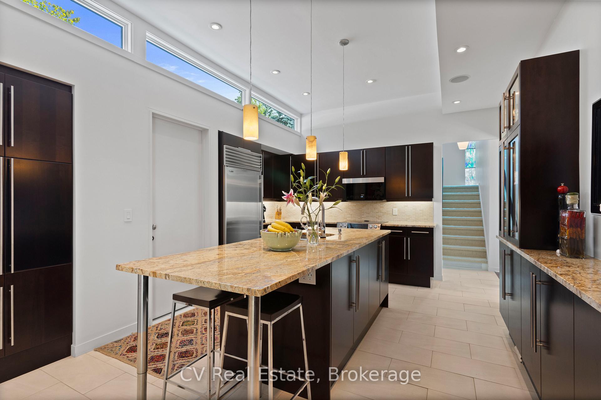 Photo 11 of 31 Auchmar Road, Hamilton, Mohawk — HOMEH