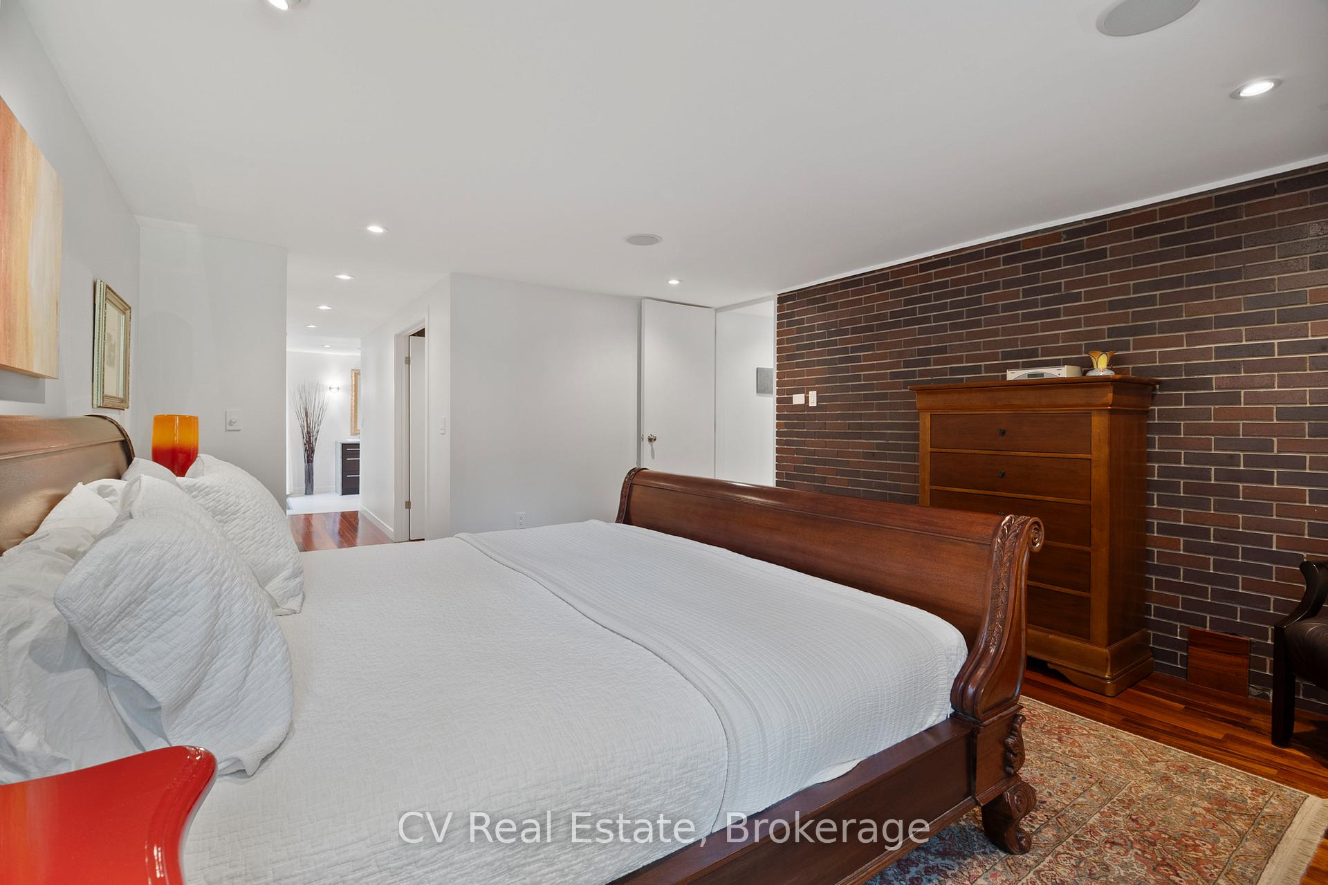 Photo 14 of 31 Auchmar Road, Hamilton, Mohawk — HOMEH