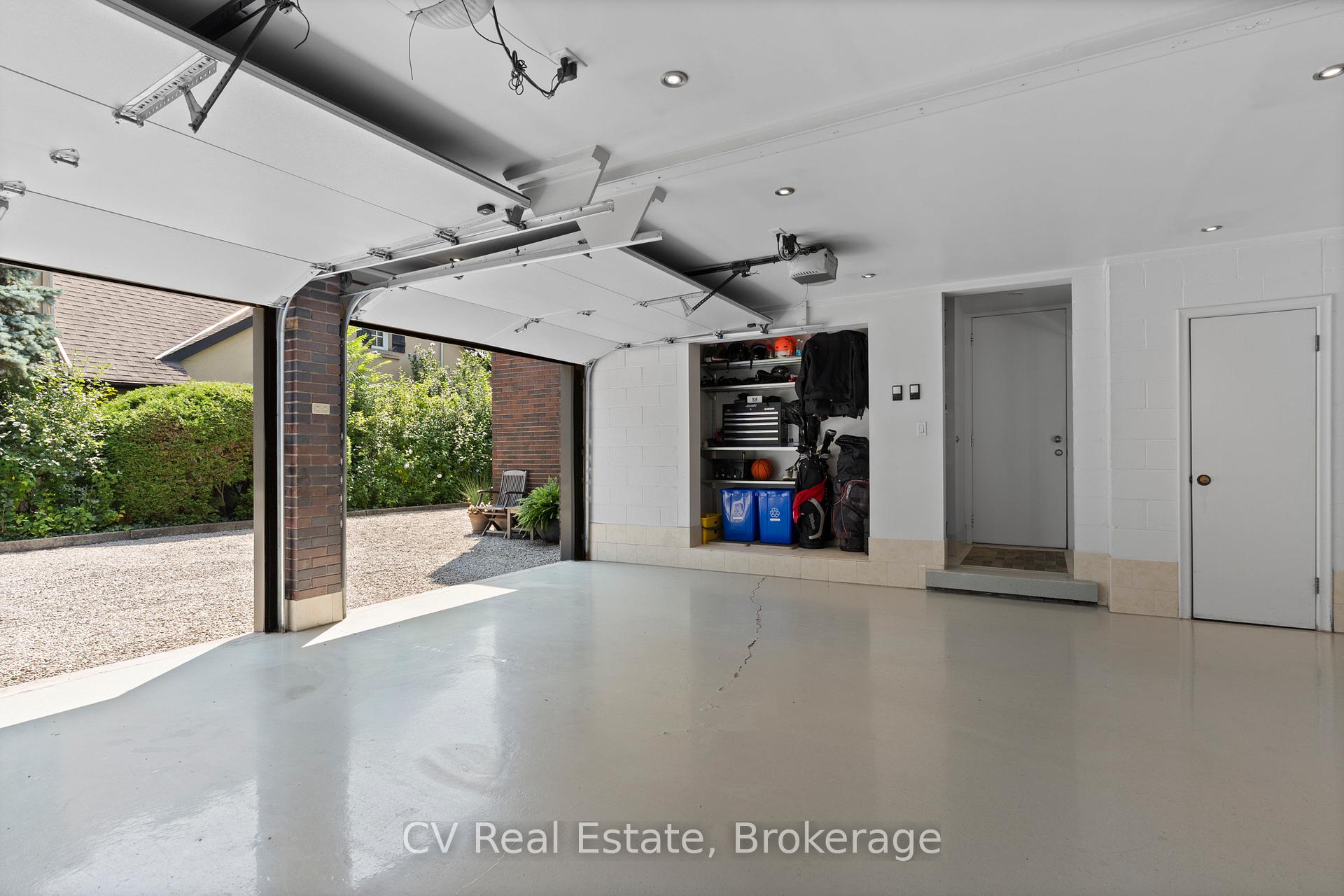 Photo 33 of 31 Auchmar Road, Hamilton, Mohawk — HOMEH