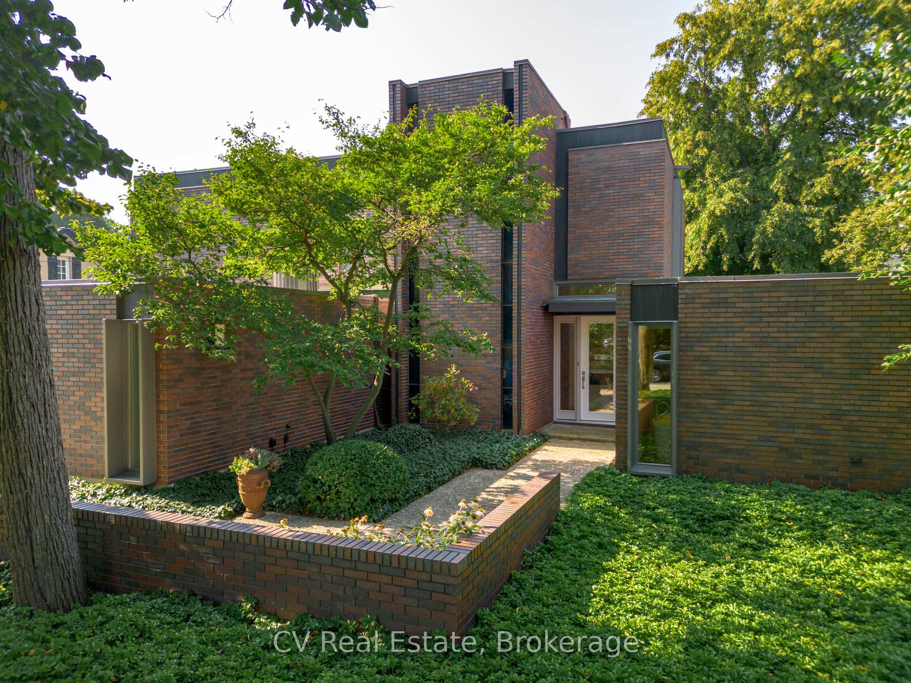 Photo 35 of 31 Auchmar Road, Hamilton, Mohawk — HOMEH