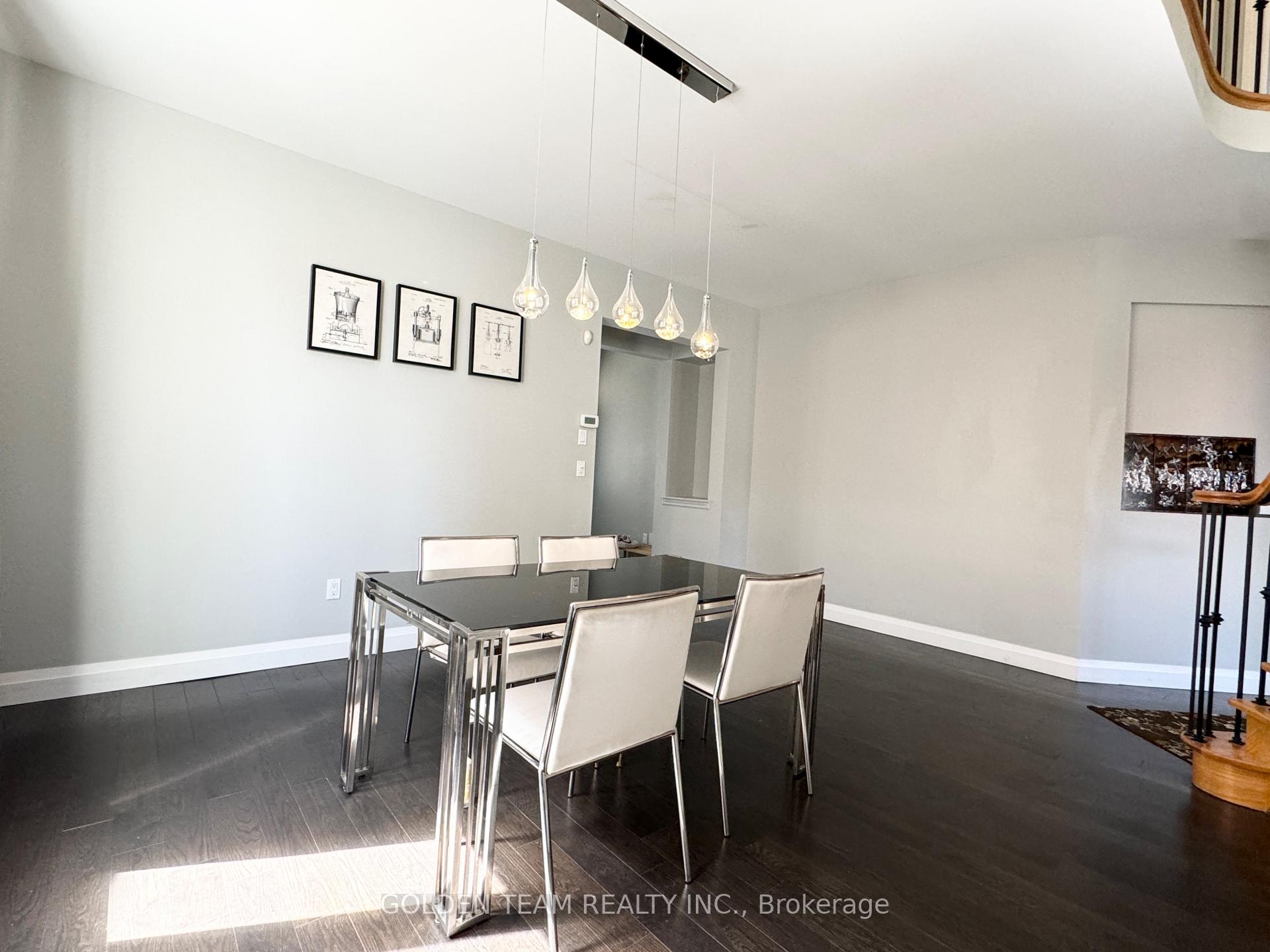 Photo 3 of 9 Ridgecrest Road, Markham, Berczy — HOMEH