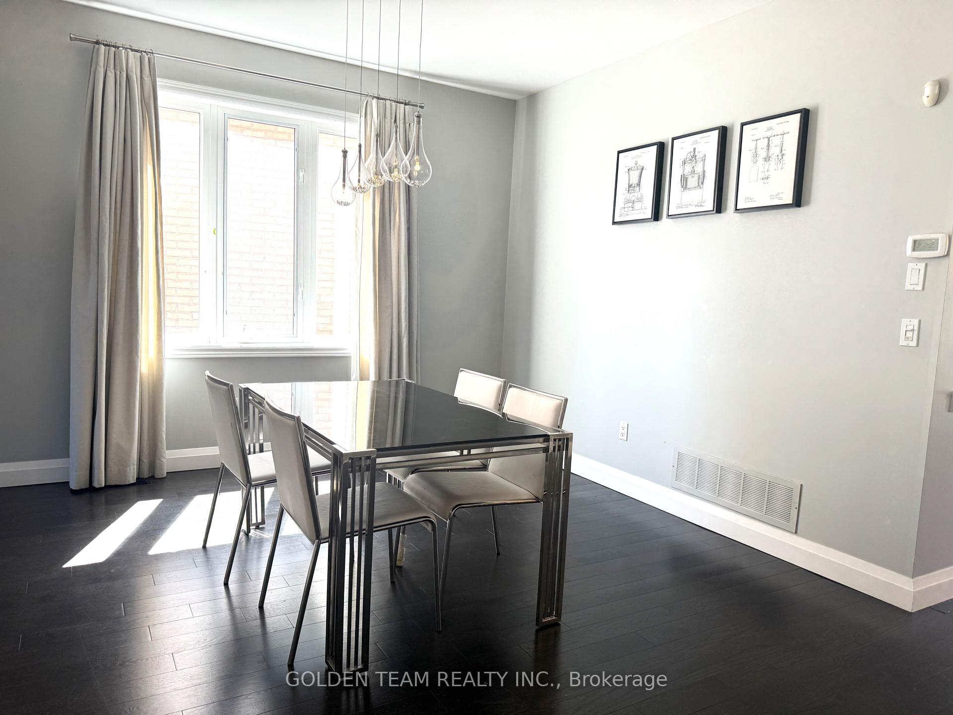 Photo 4 of 9 Ridgecrest Road, Markham, Berczy — HOMEH