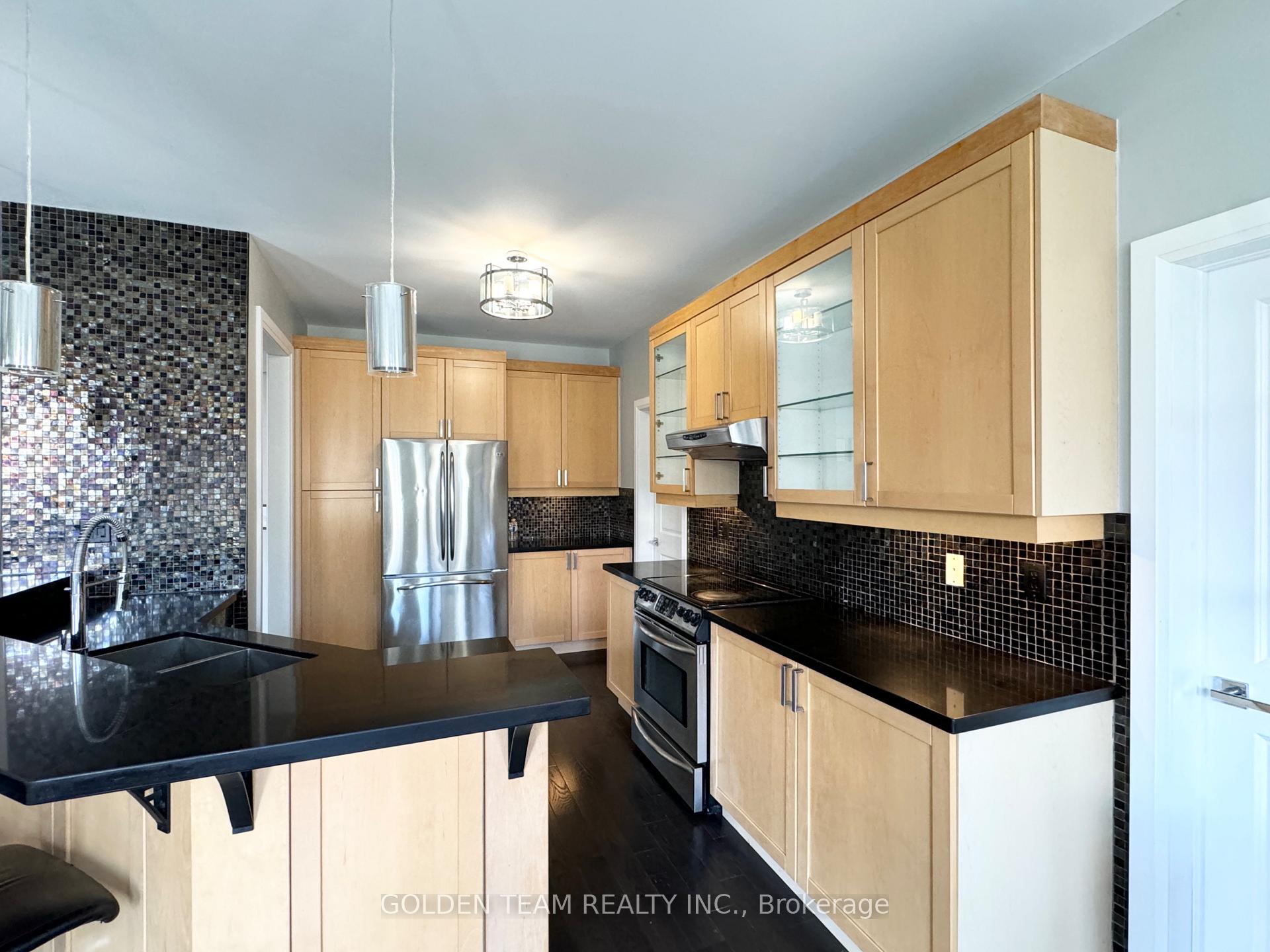 Photo 6 of 9 Ridgecrest Road, Markham, Berczy — HOMEH