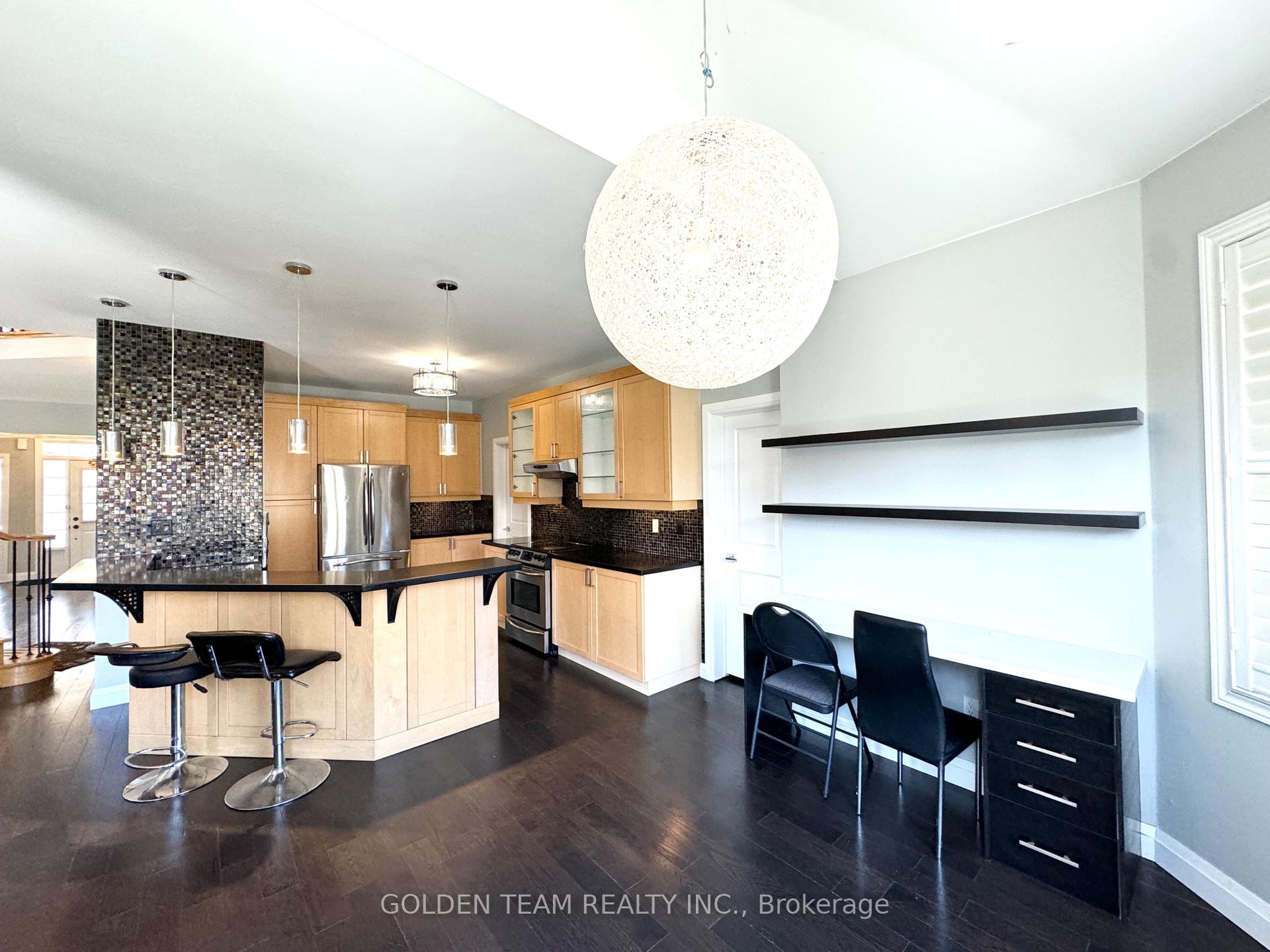 Photo 11 of 9 Ridgecrest Road, Markham, Berczy — HOMEH