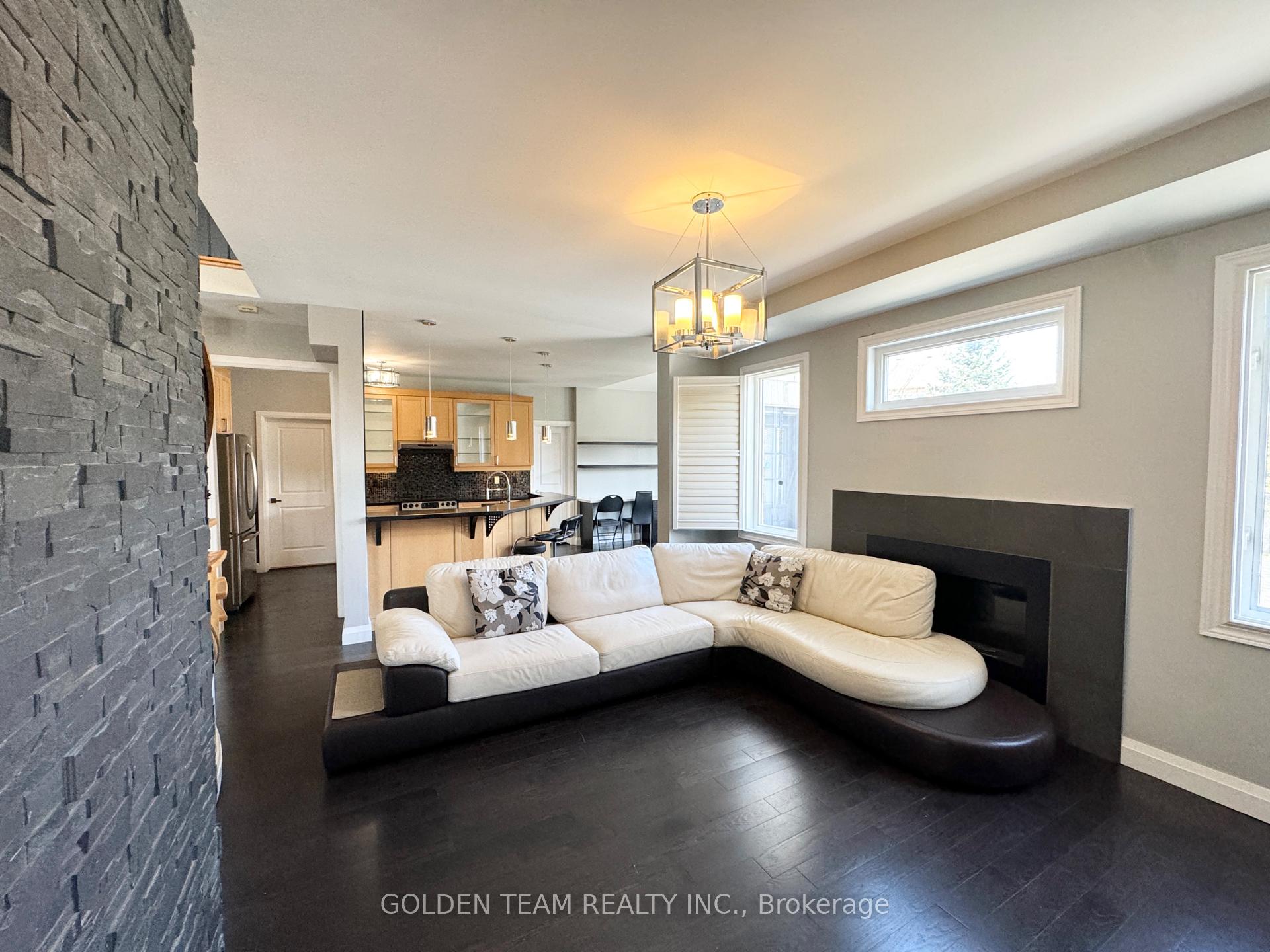 Photo 13 of 9 Ridgecrest Road, Markham, Berczy — HOMEH