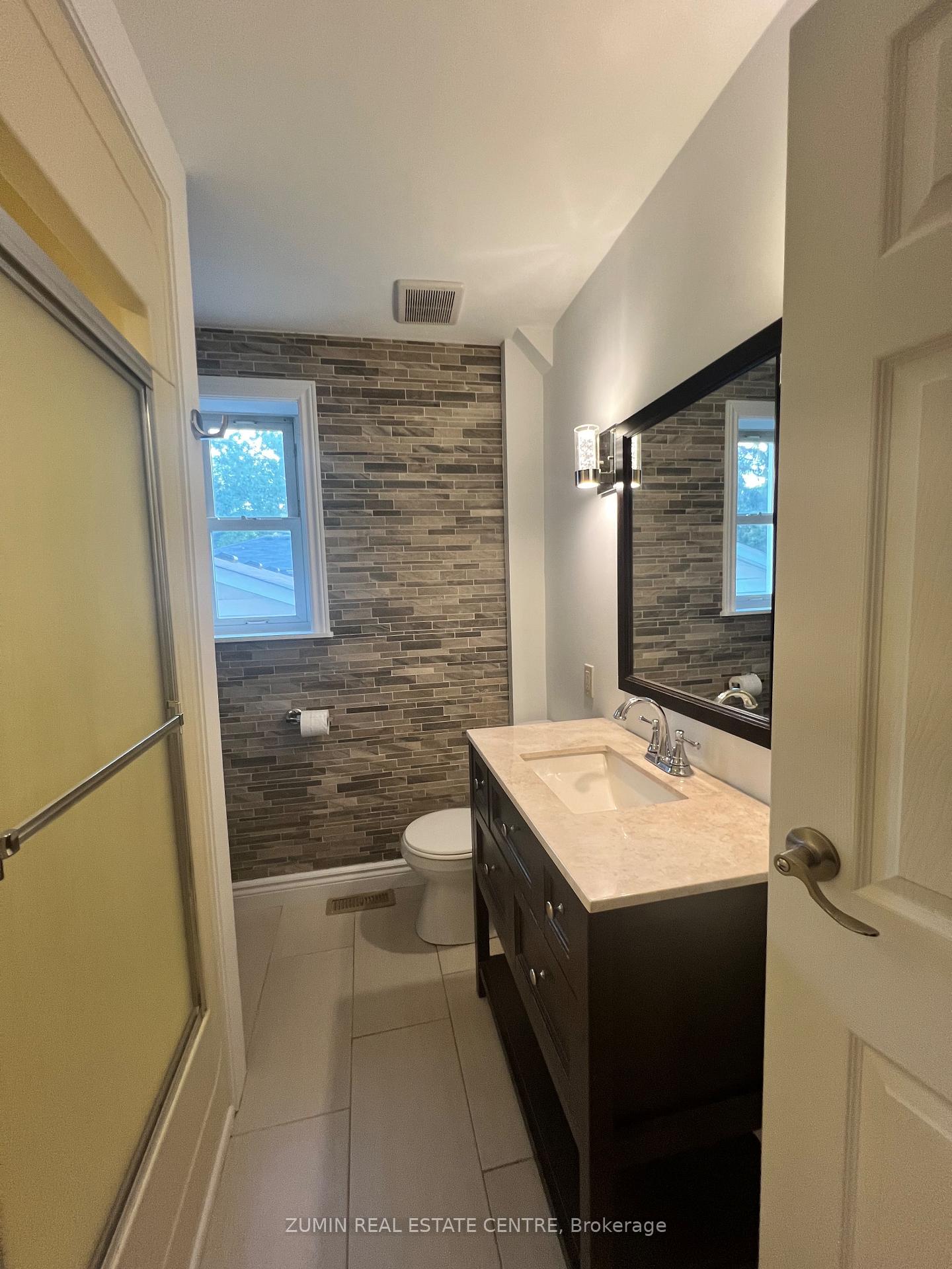 Photo 19 of 76 Brock Street, Oakville, Central — HOMEH