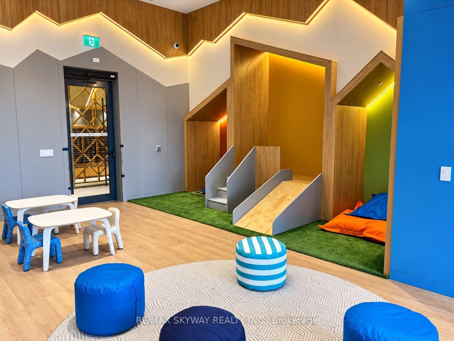Photo 10 of Unit 1303, 21 Meadowdale Road, Vaughan, Vaughan Corporate Centre — HOMEH