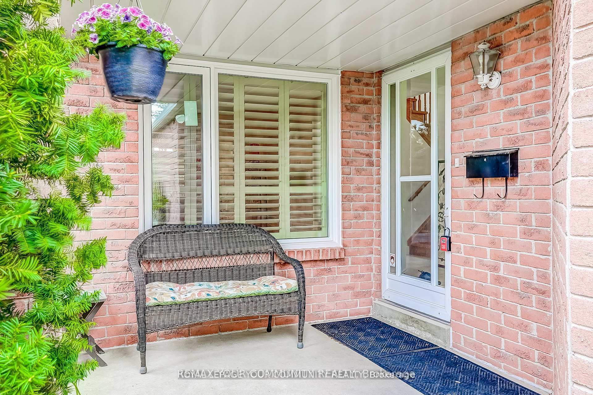 Photo 4 of 660 Foxwood Trail, Pickering, Amberlea — HOMEH