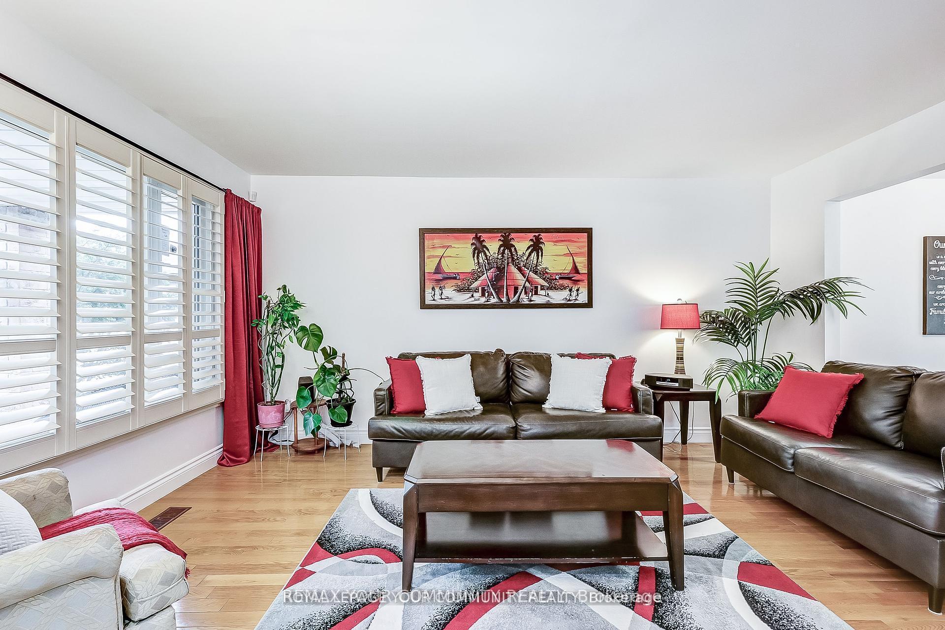Photo 9 of 660 Foxwood Trail, Pickering, Amberlea — HOMEH