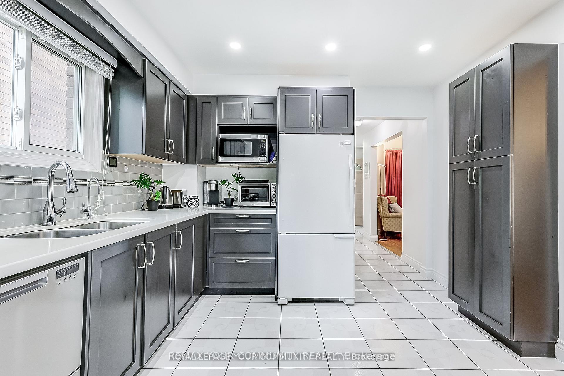 Photo 13 of 660 Foxwood Trail, Pickering, Amberlea — HOMEH