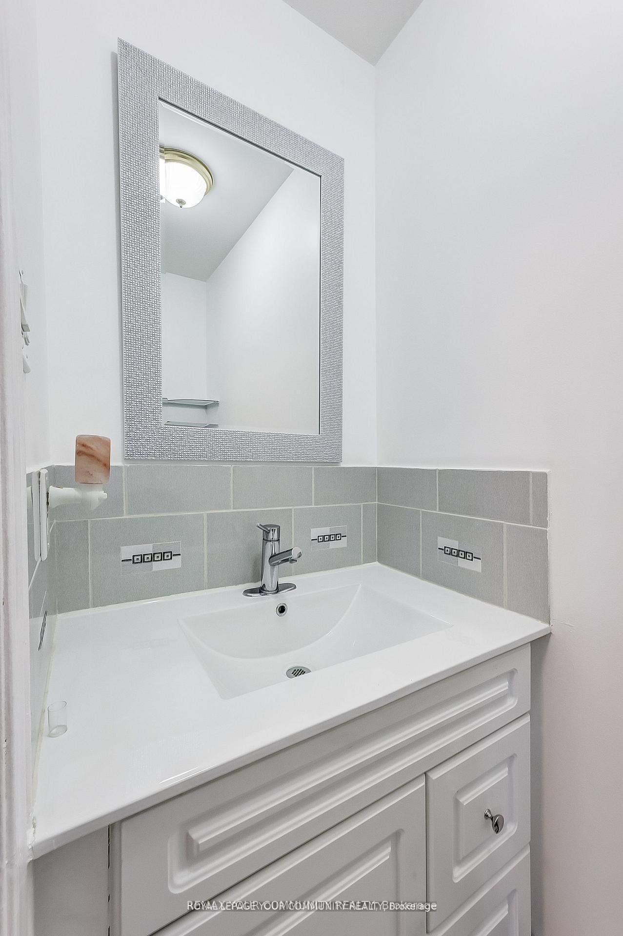 Photo 22 of 660 Foxwood Trail, Pickering, Amberlea — HOMEH