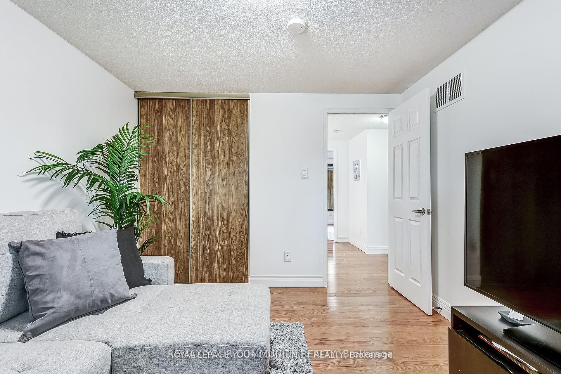 Photo 23 of 660 Foxwood Trail, Pickering, Amberlea — HOMEH