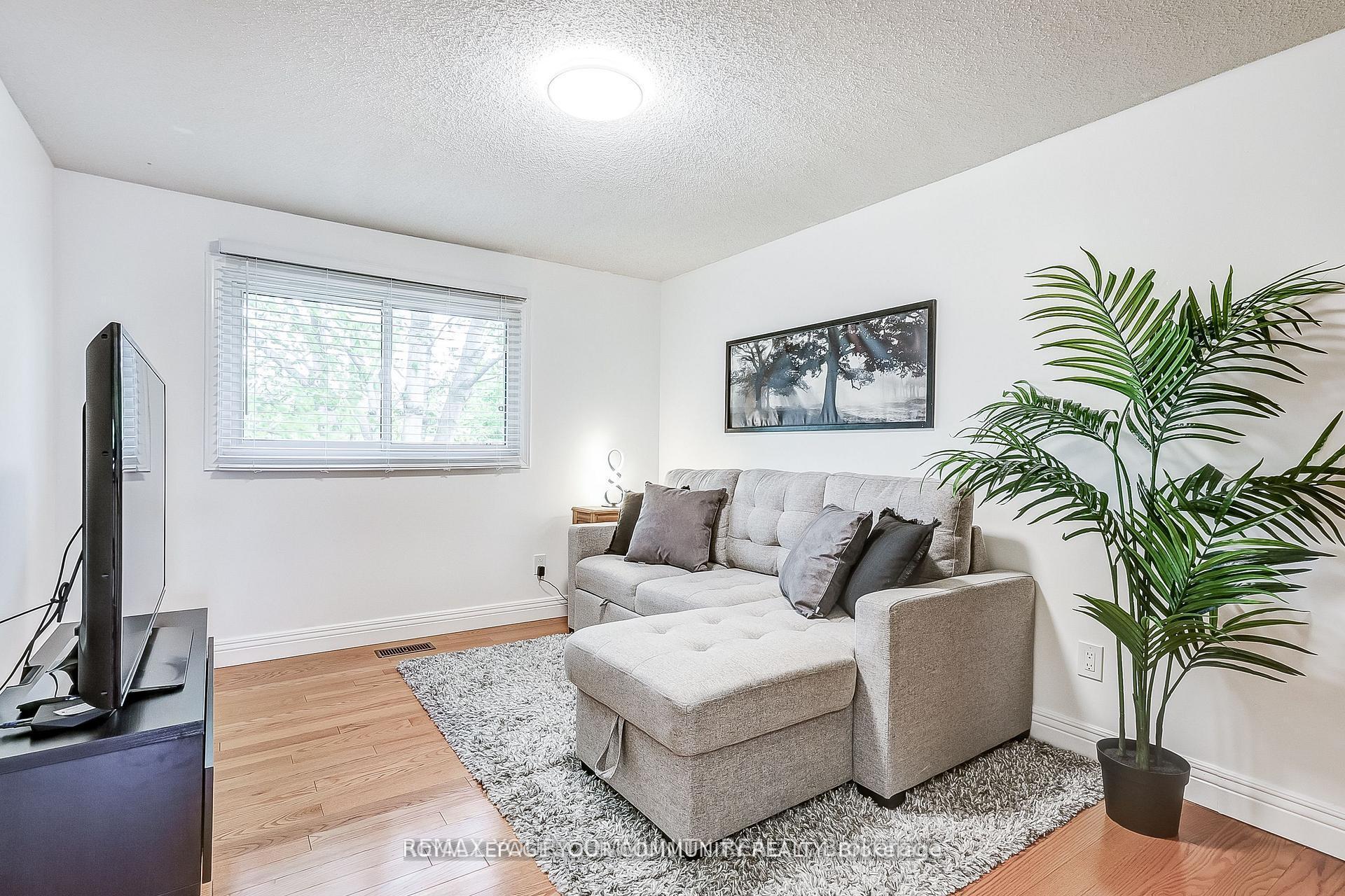 Photo 24 of 660 Foxwood Trail, Pickering, Amberlea — HOMEH