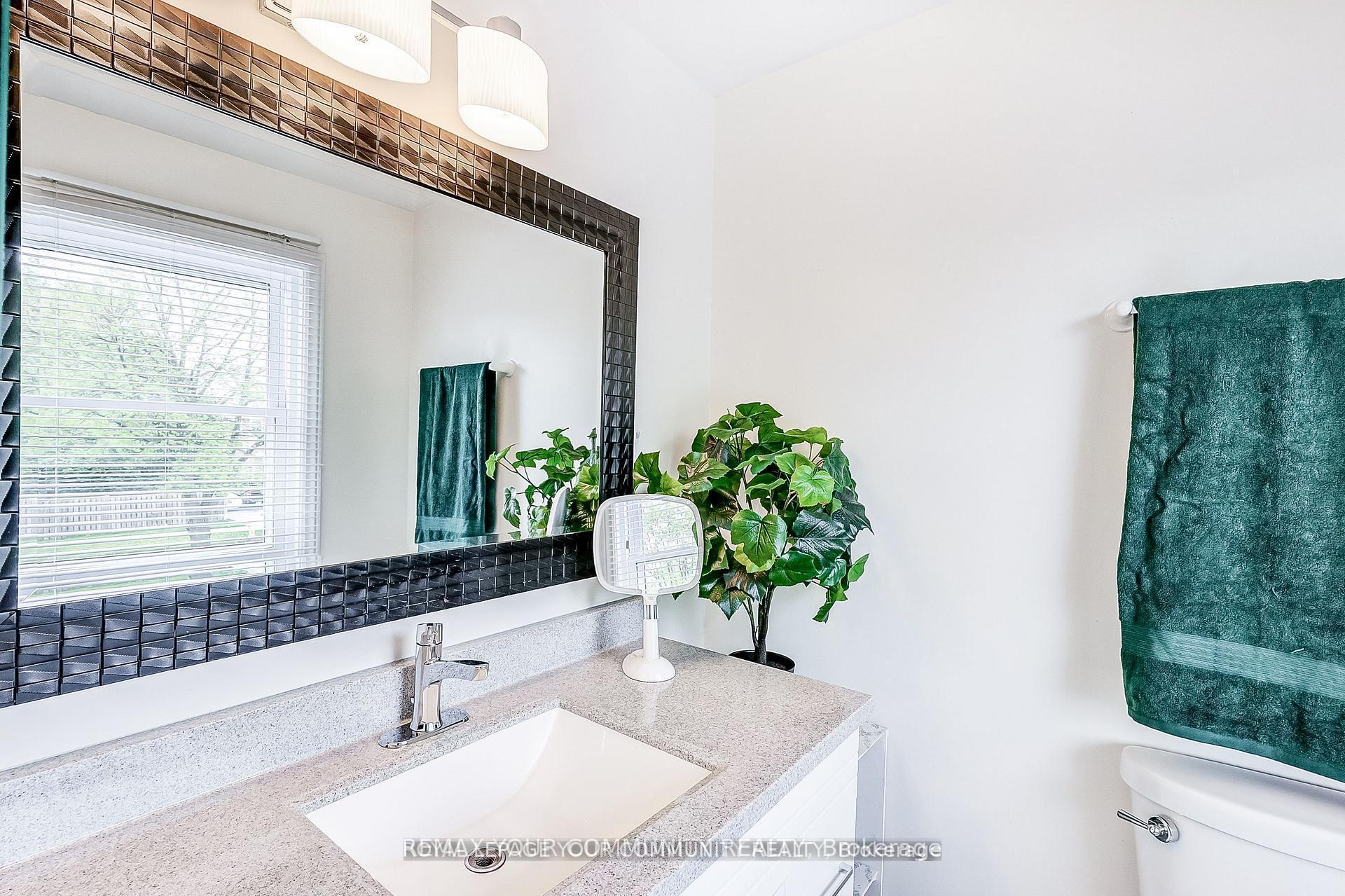 Photo 33 of 660 Foxwood Trail, Pickering, Amberlea — HOMEH