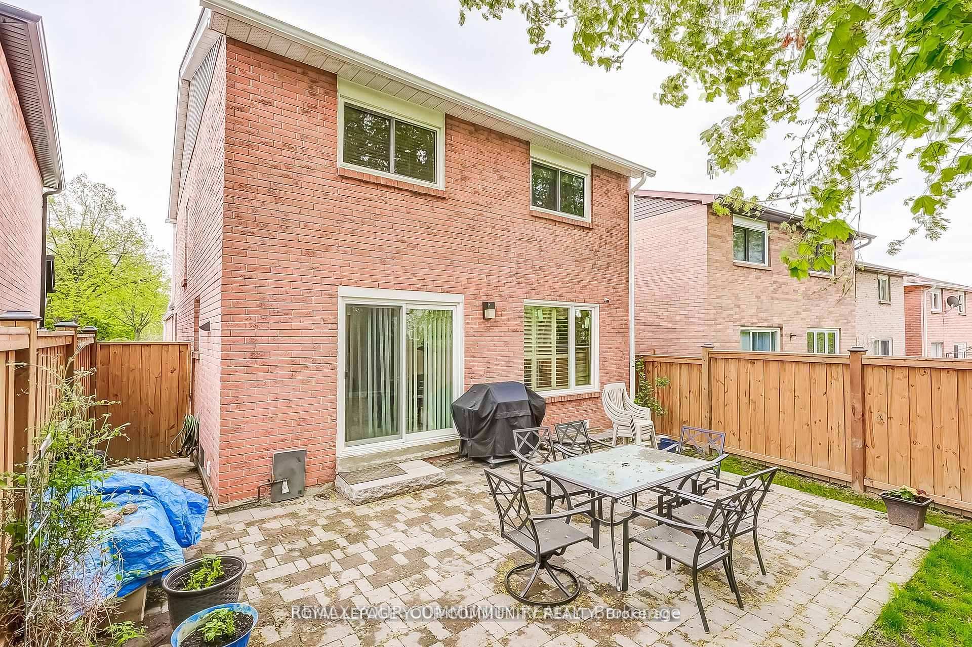 Photo 45 of 660 Foxwood Trail, Pickering, Amberlea — HOMEH
