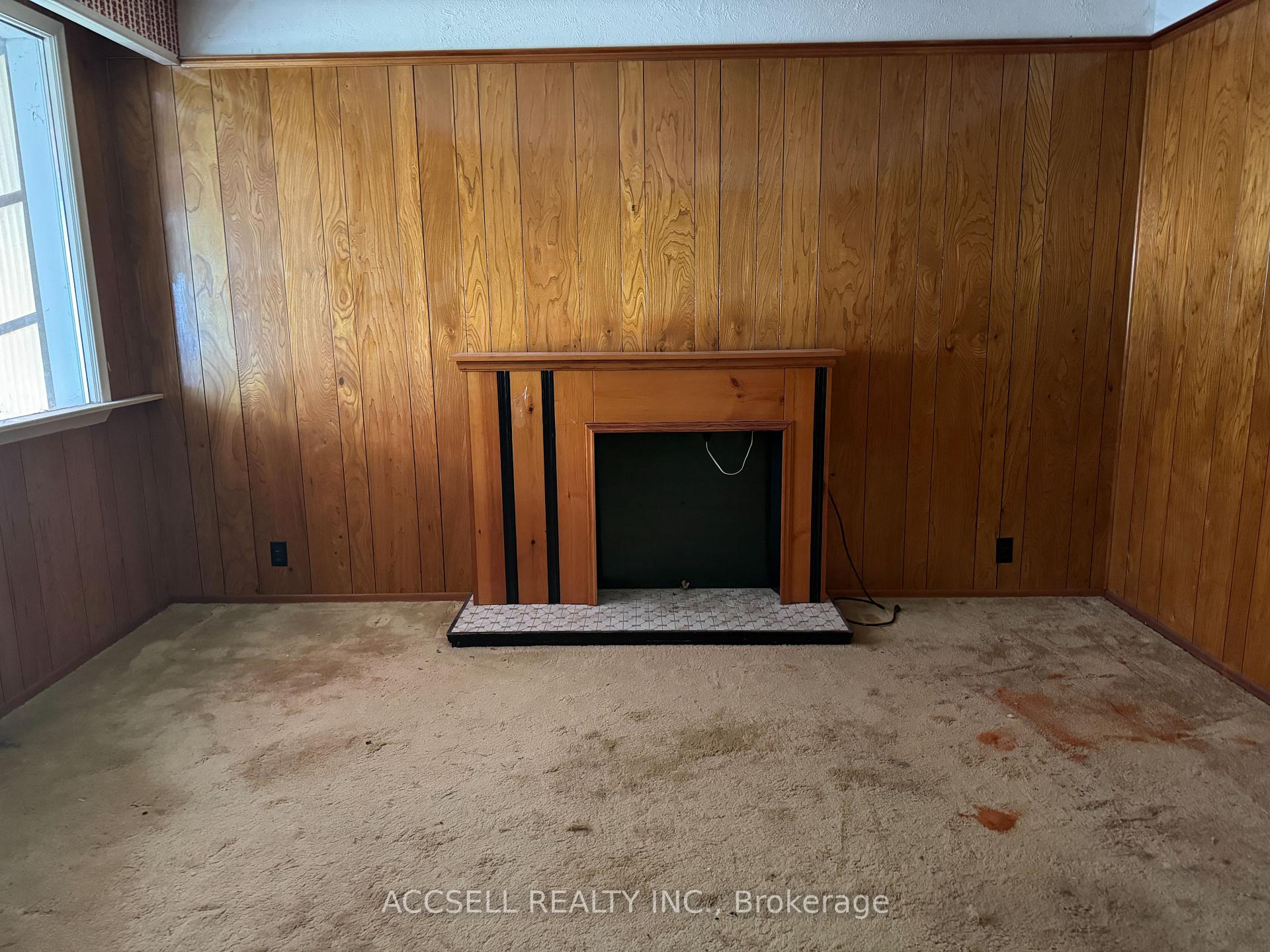 Photo 3 of 103 Donside Drive, Scarborough, Clairlea-Birchmount — HOMEH
