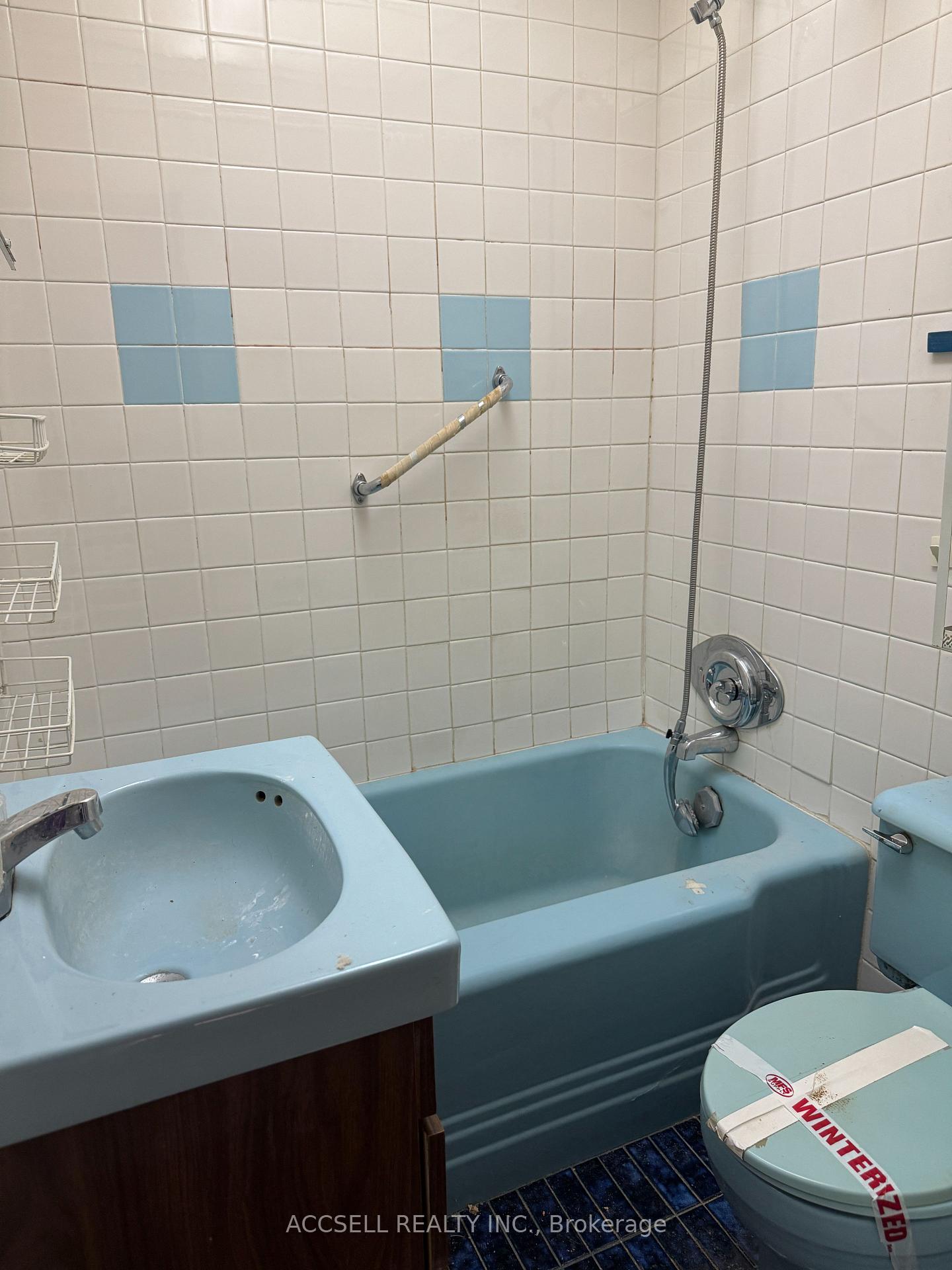 Photo 6 of 103 Donside Drive, Scarborough, Clairlea-Birchmount — HOMEH