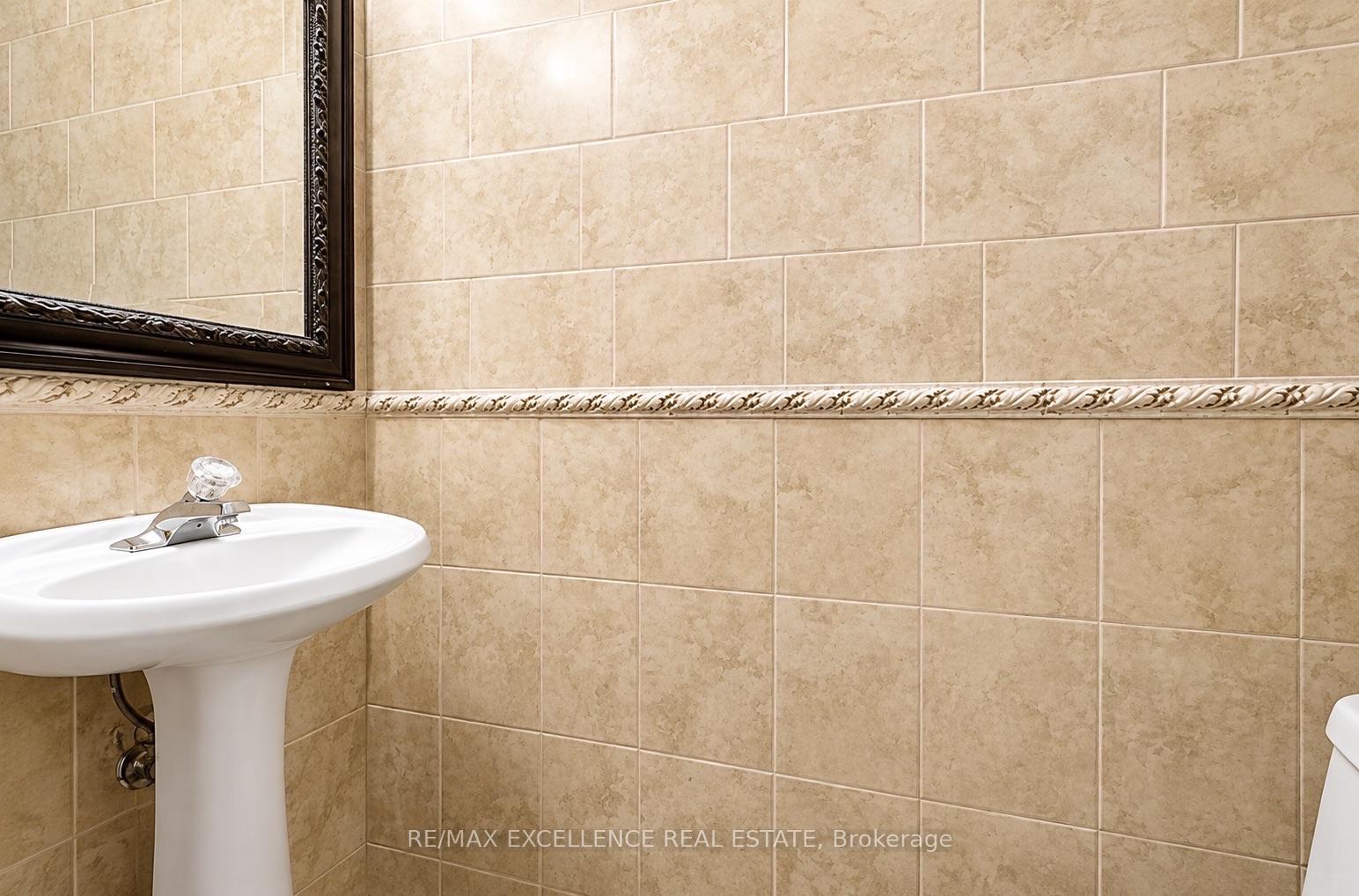 Photo 7 of 21 Castle Mountain Drive, Brampton, Sandringham-Wellington — HOMEH
