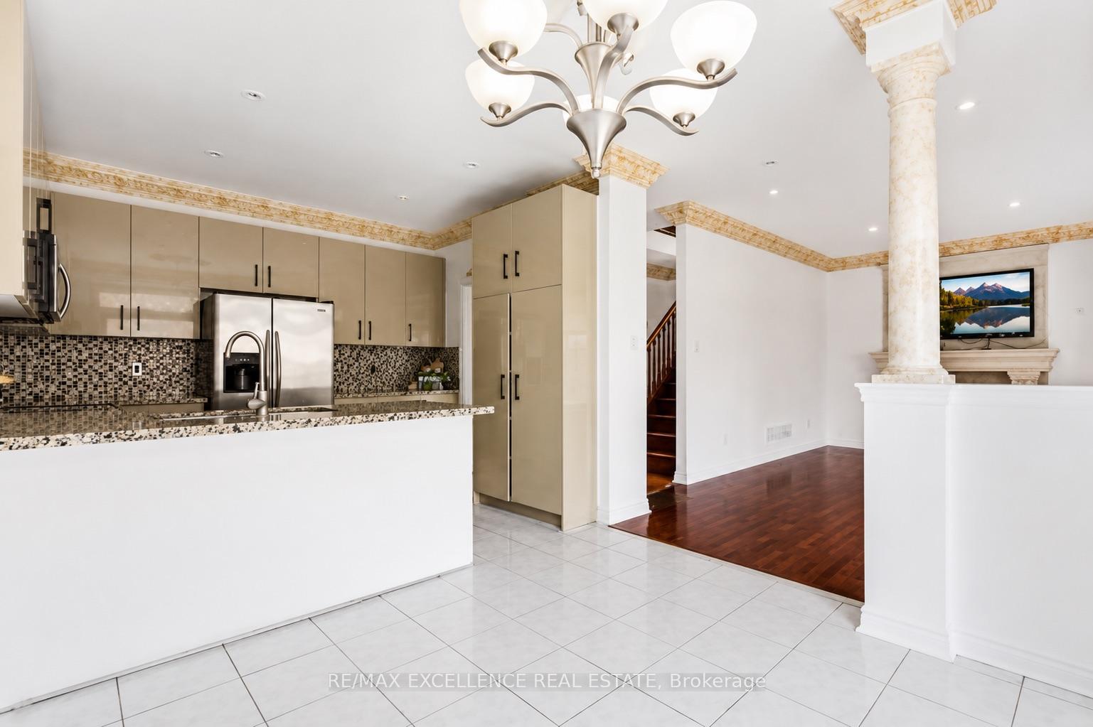 Photo 14 of 21 Castle Mountain Drive, Brampton, Sandringham-Wellington — HOMEH