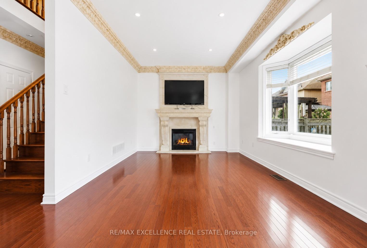 Photo 16 of 21 Castle Mountain Drive, Brampton, Sandringham-Wellington — HOMEH