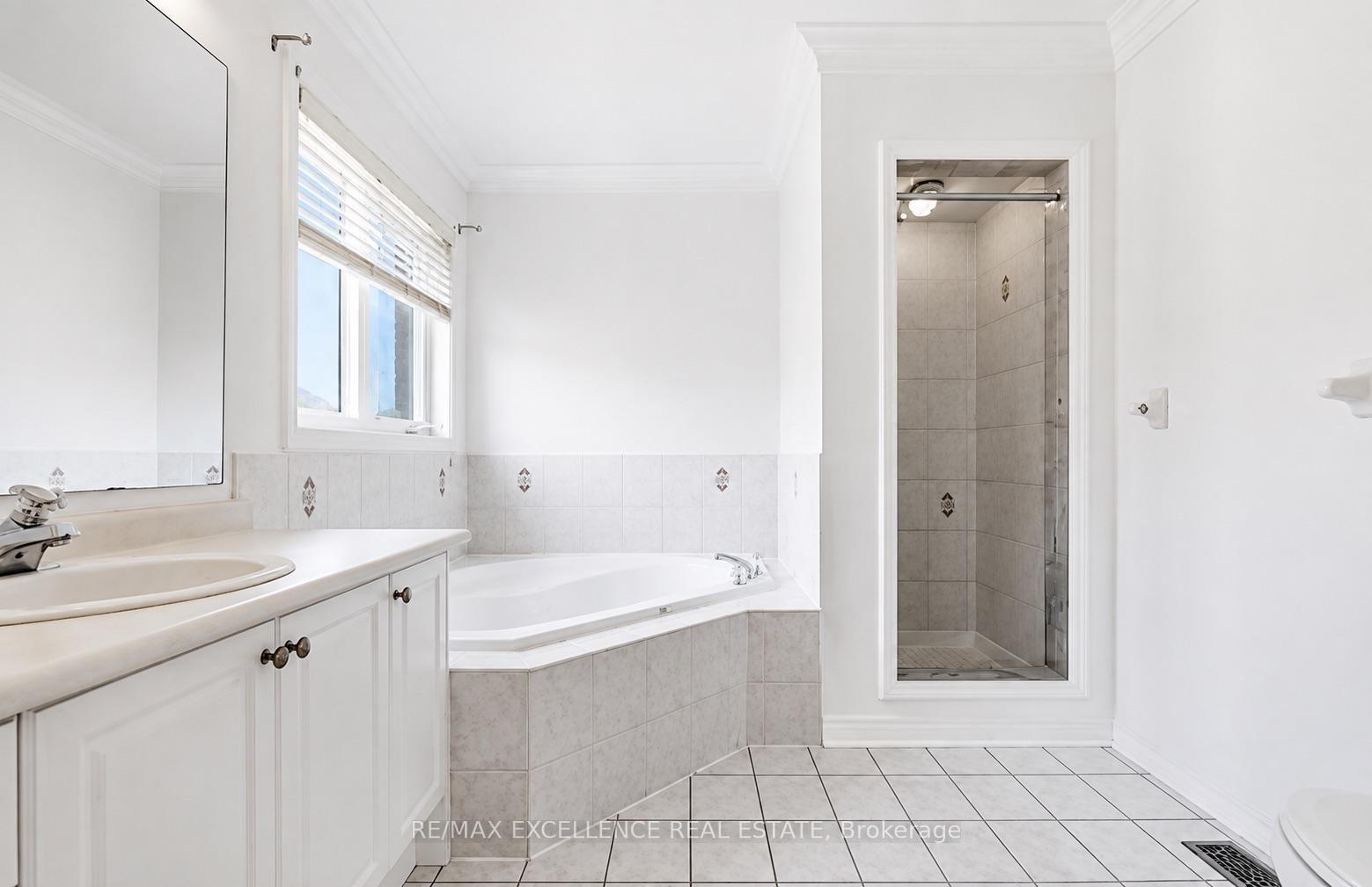 Photo 21 of 21 Castle Mountain Drive, Brampton, Sandringham-Wellington — HOMEH
