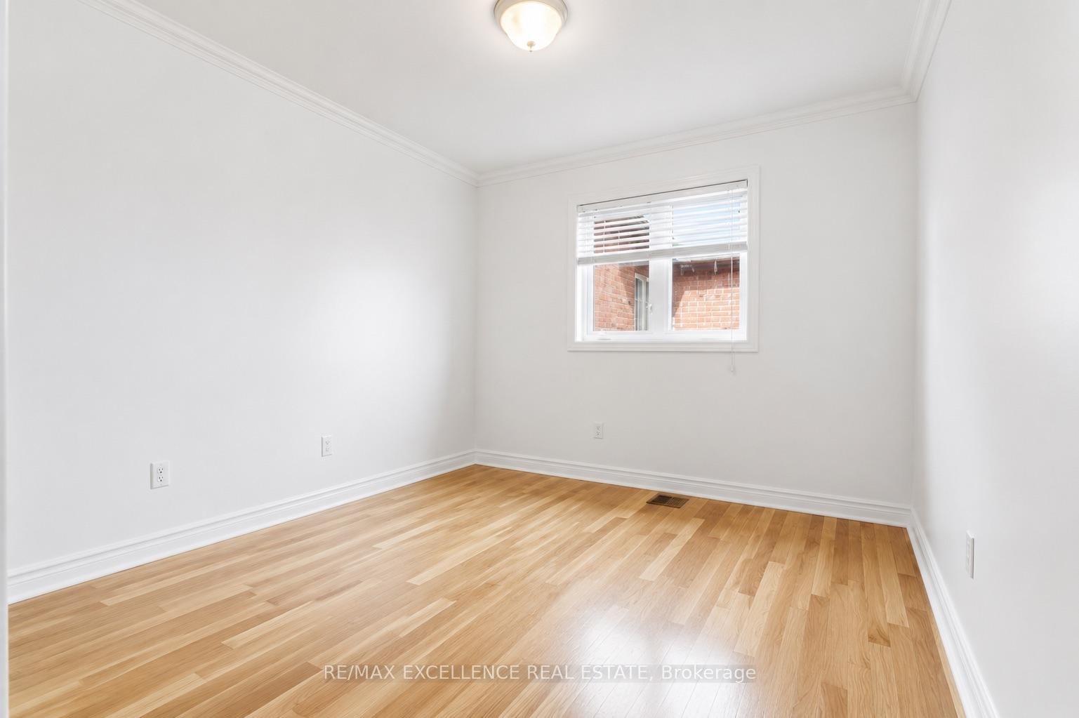 Photo 24 of 21 Castle Mountain Drive, Brampton, Sandringham-Wellington — HOMEH