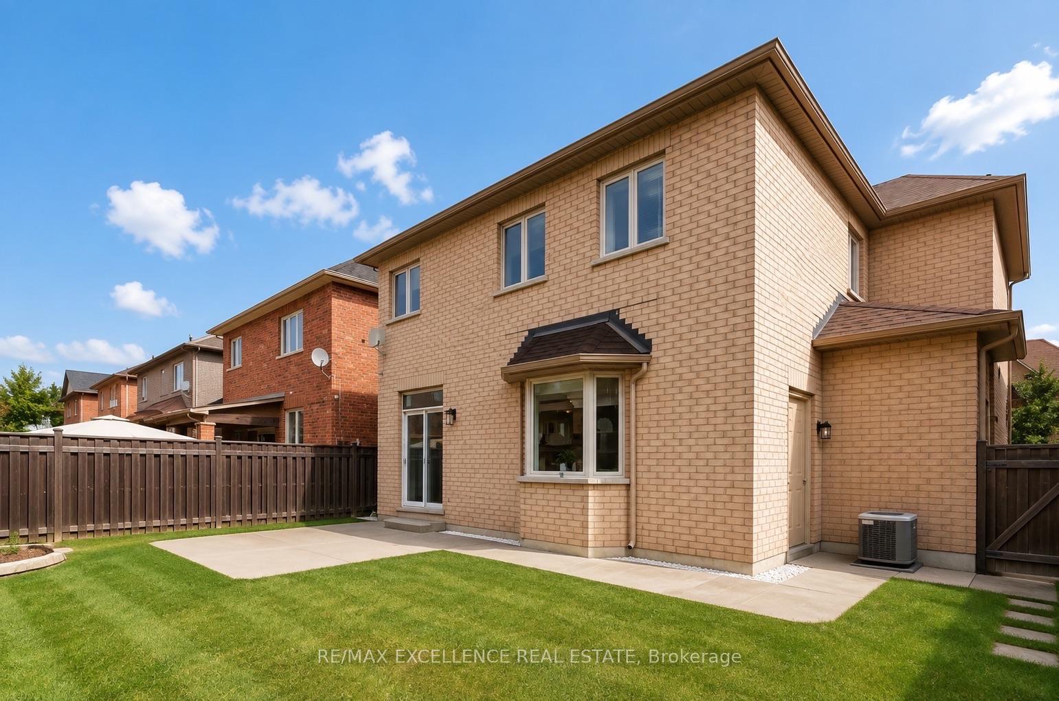 Photo 41 of 21 Castle Mountain Drive, Brampton, Sandringham-Wellington — HOMEH