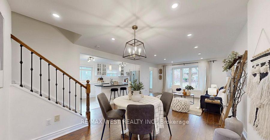 Photo 5 of 194 Sewell Drive, Oakville, College Park — HOMEH