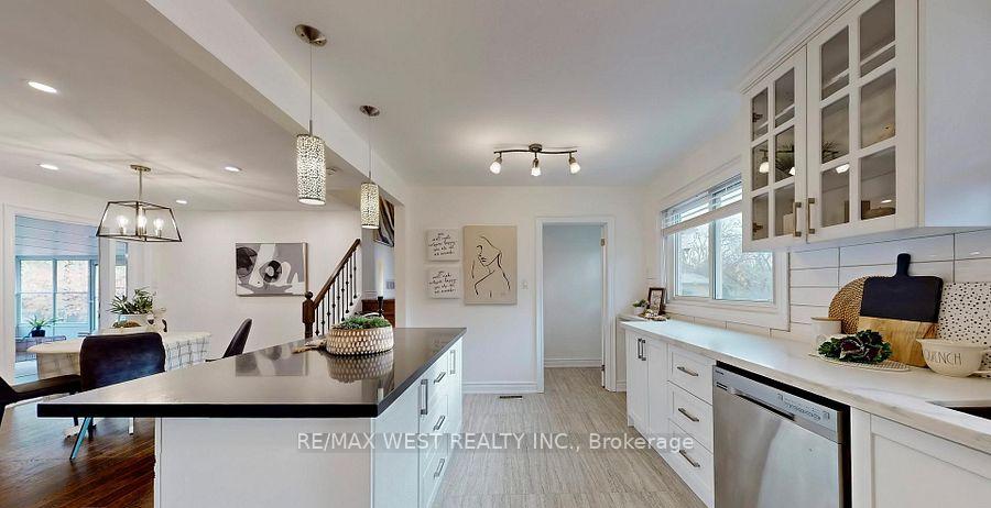 Photo 9 of 194 Sewell Drive, Oakville, College Park — HOMEH