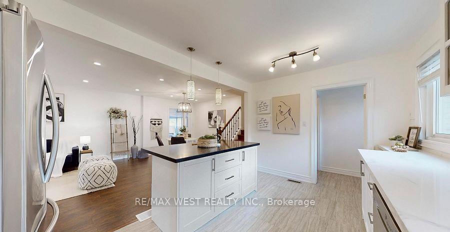 Photo 11 of 194 Sewell Drive, Oakville, College Park — HOMEH