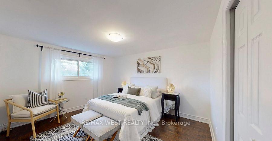 Photo 15 of 194 Sewell Drive, Oakville, College Park — HOMEH