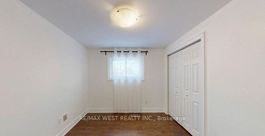 Photo 16 of 194 Sewell Drive, Oakville, College Park — HOMEH