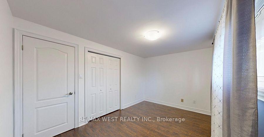 Photo 17 of 194 Sewell Drive, Oakville, College Park — HOMEH