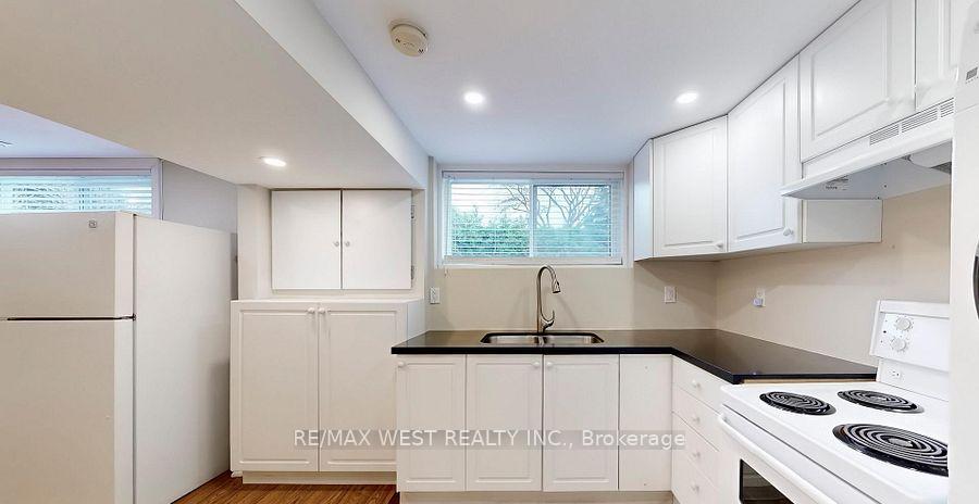 Photo 21 of 194 Sewell Drive, Oakville, College Park — HOMEH
