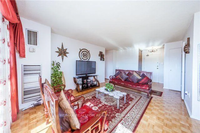 Photo 7 of Unit 606, 120 Dundalk Drive, Scarborough, Dorset Park — HOMEH