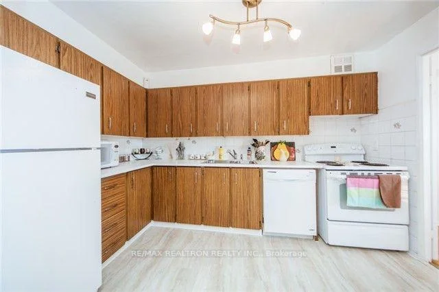 Photo 13 of Unit 606, 120 Dundalk Drive, Scarborough, Dorset Park — HOMEH