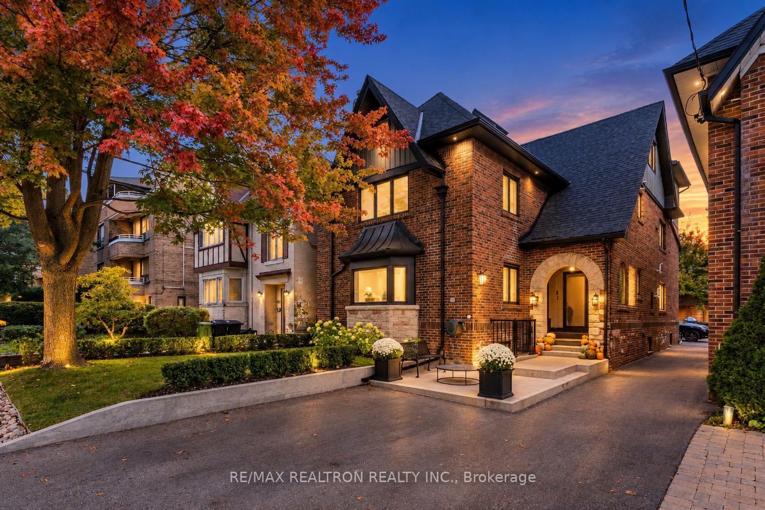 Photo of Unit 1, 887 Avenue Road