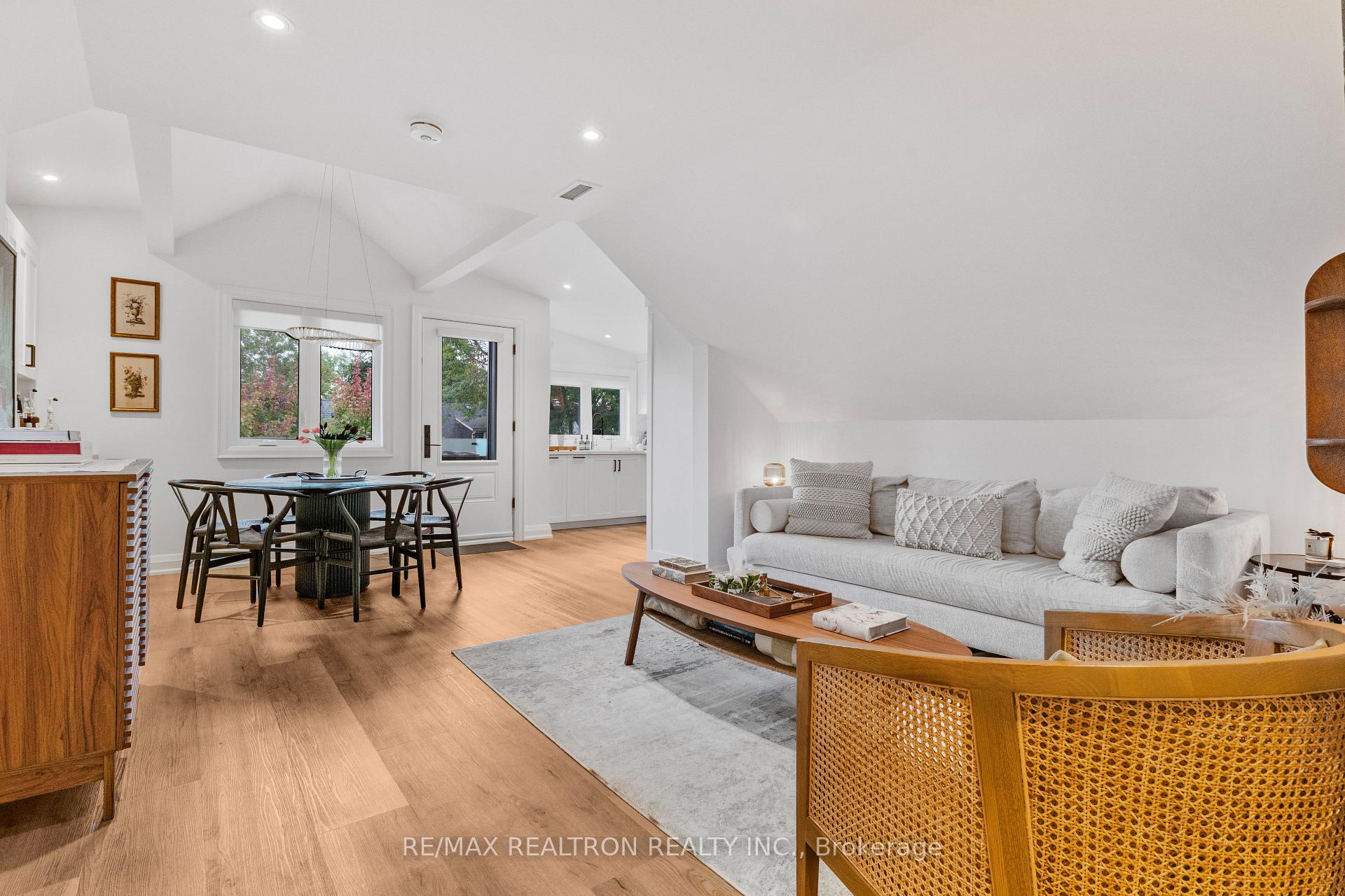 Photo 6 of Unit 1, 887 Avenue Road, Toronto, Yonge-Eglinton — HOMEH