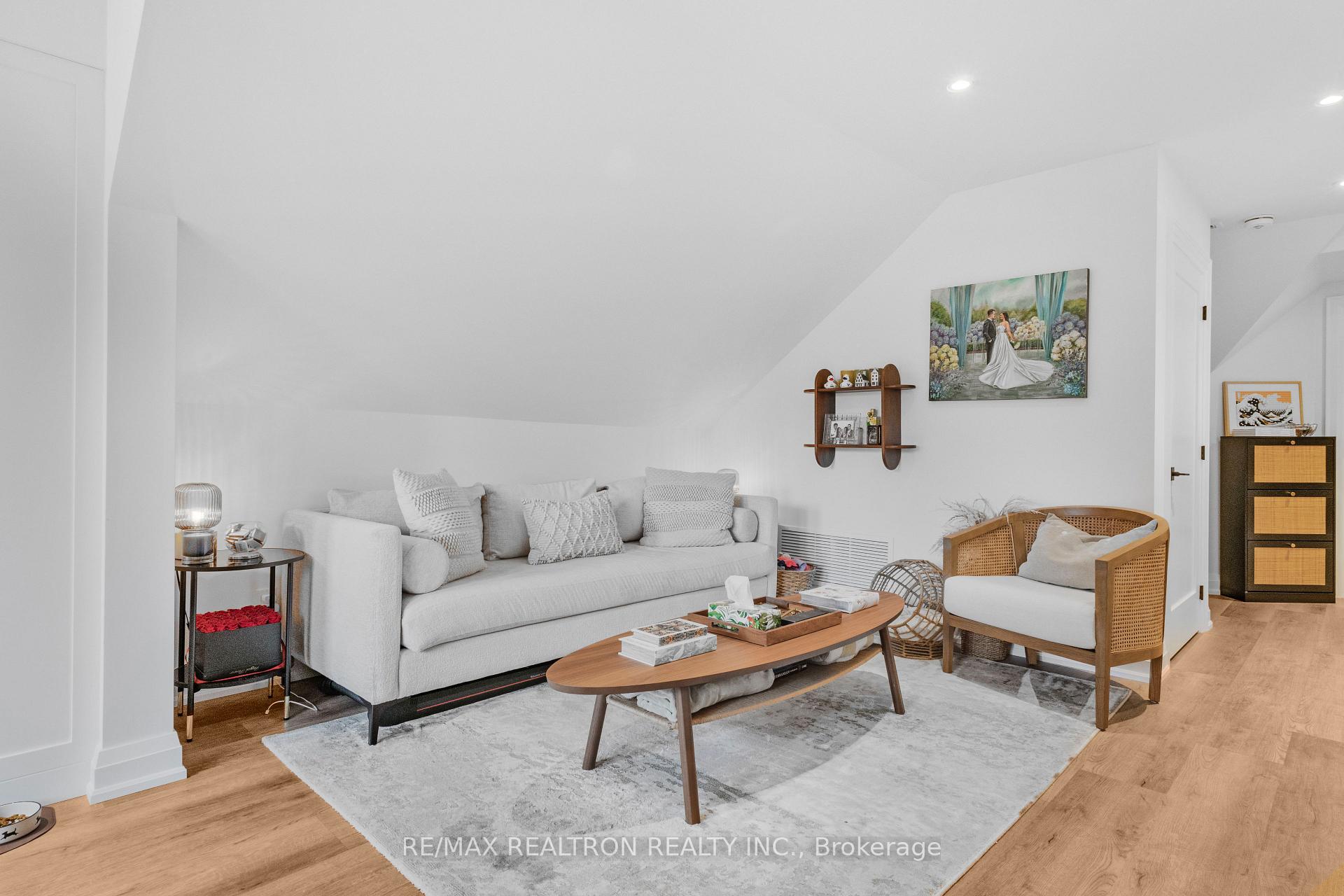 Photo 7 of Unit 1, 887 Avenue Road, Toronto, Yonge-Eglinton — HOMEH