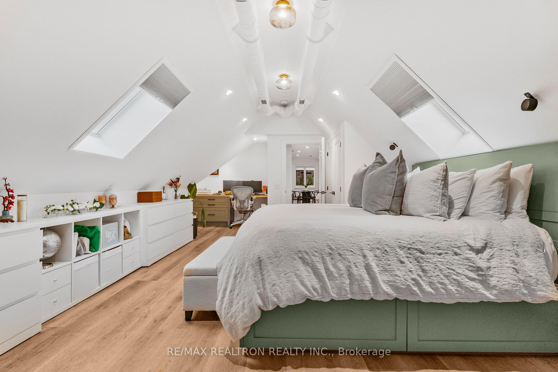 Photo 18 of Unit 1, 887 Avenue Road, Toronto, Yonge-Eglinton — HOMEH
