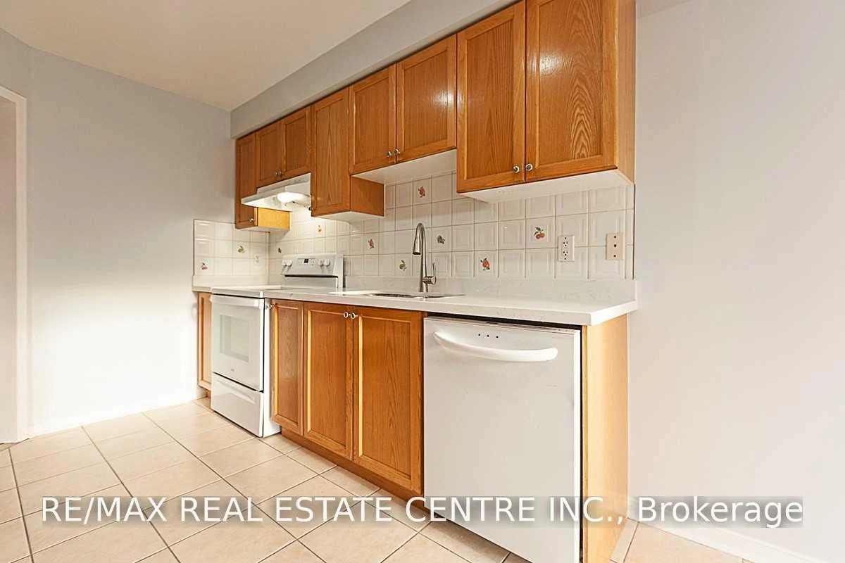 Photo 15 of Unit 47, 6035 Bidwell Trail, Mississauga, East Credit — HOMEH