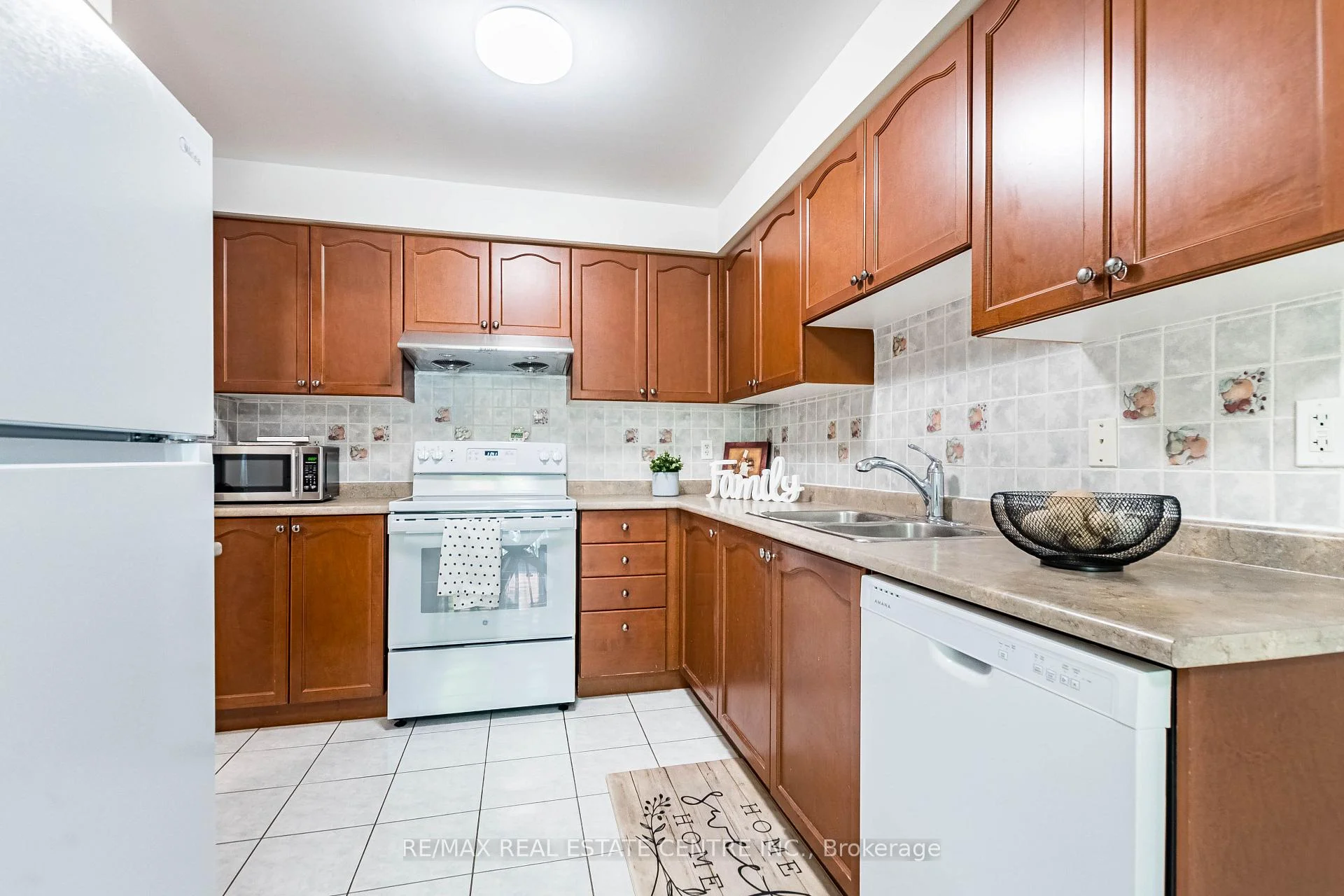 Photo 40 of Unit 47, 6035 Bidwell Trail, Mississauga, East Credit — HOMEH