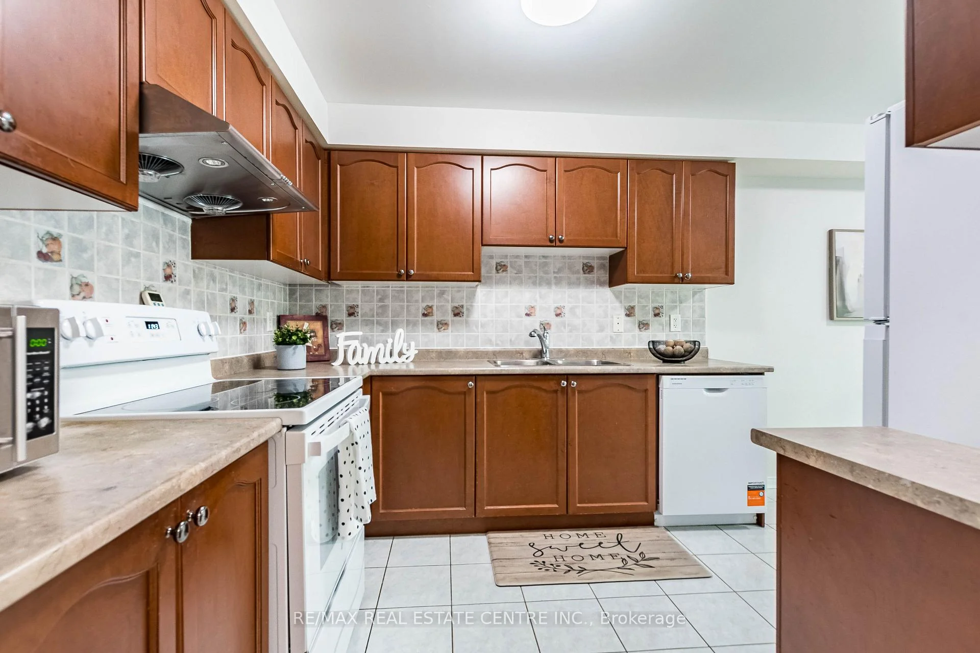 Photo 44 of Unit 47, 6035 Bidwell Trail, Mississauga, East Credit — HOMEH
