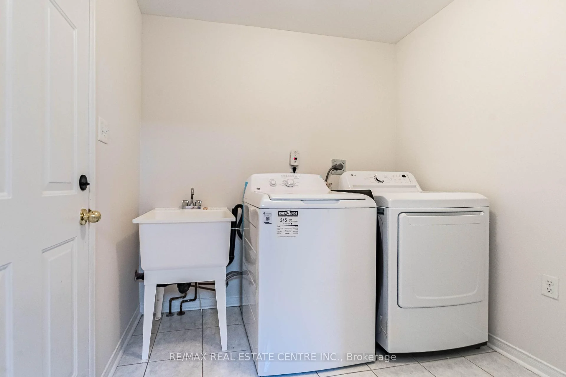 Photo 56 of Unit 47, 6035 Bidwell Trail, Mississauga, East Credit — HOMEH