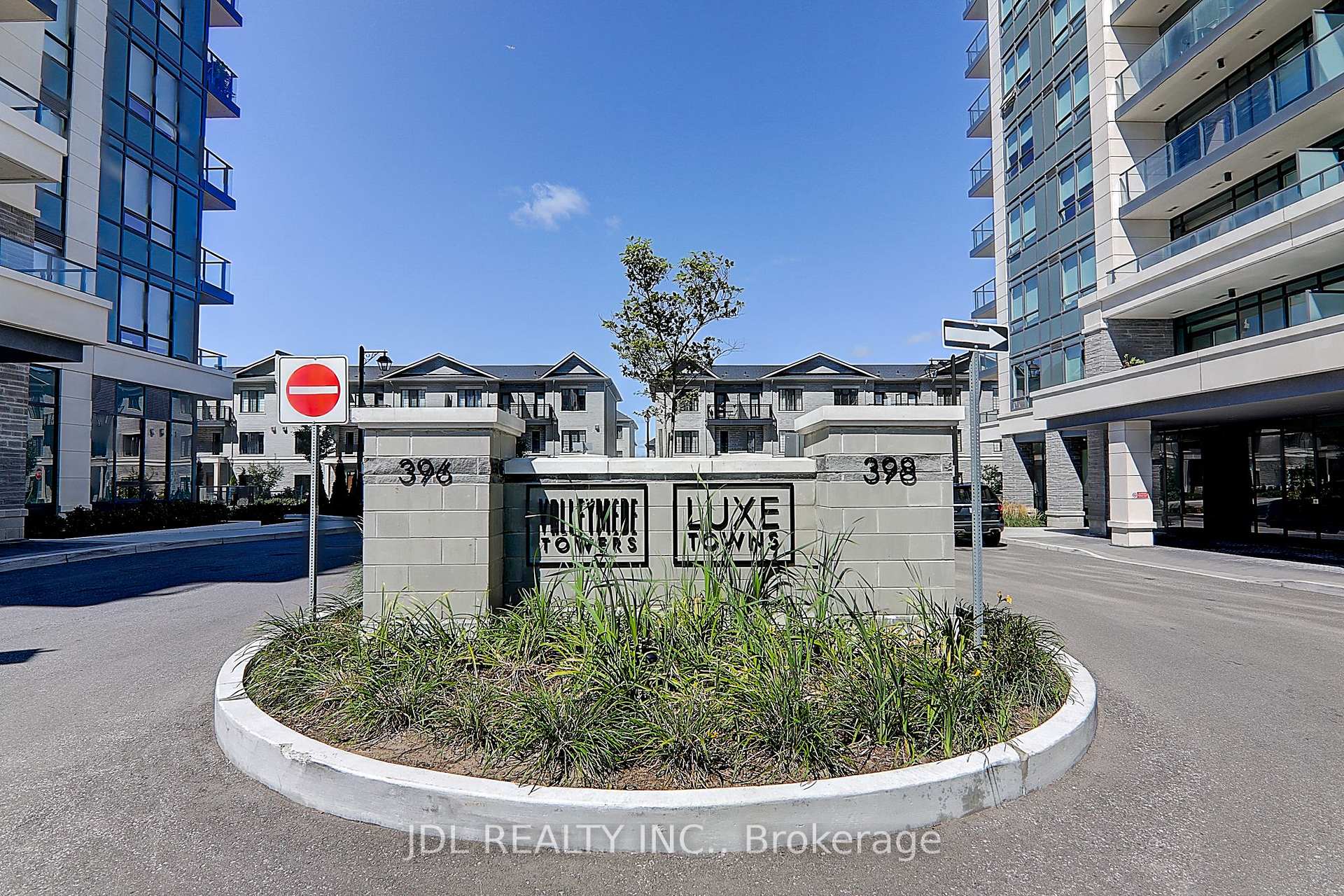 Photo 6 of Unit 303, 398 Highway 7 Street E, Richmond Hill, Doncrest — HOMEH