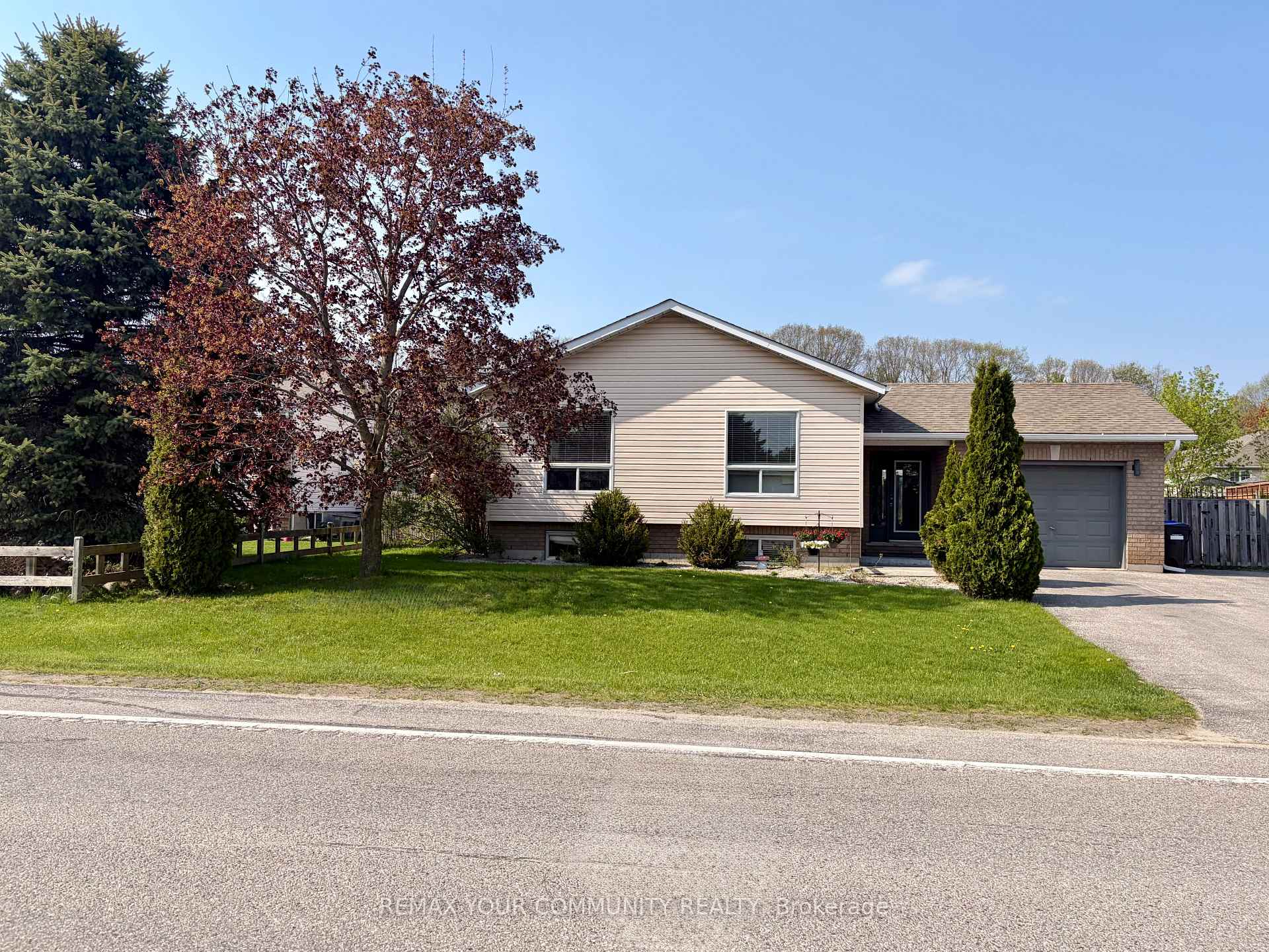 Photo 2 of 86 Oxley Drive, Penetanguishene — HOMEH